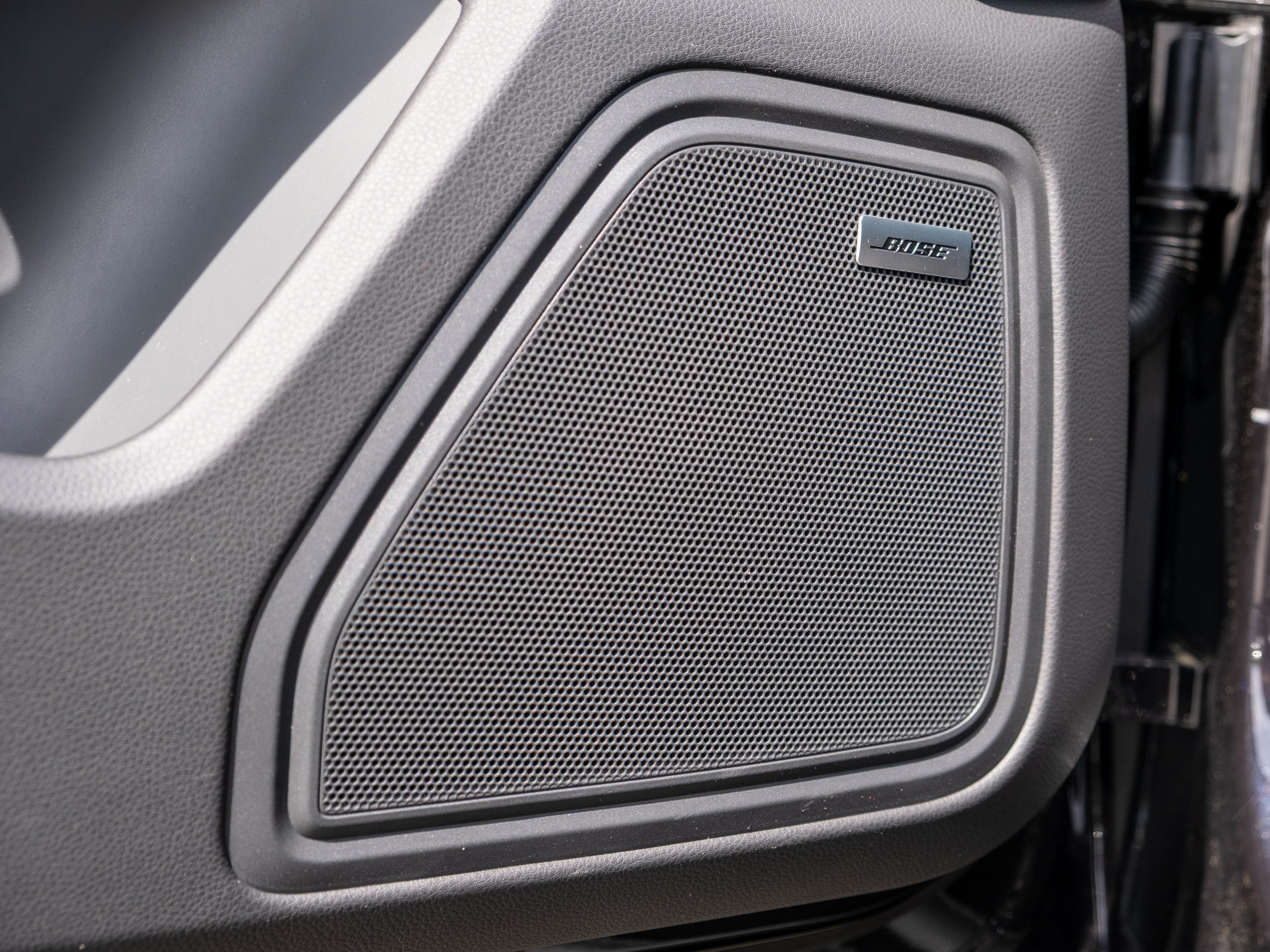 2025 Porsche Macan T