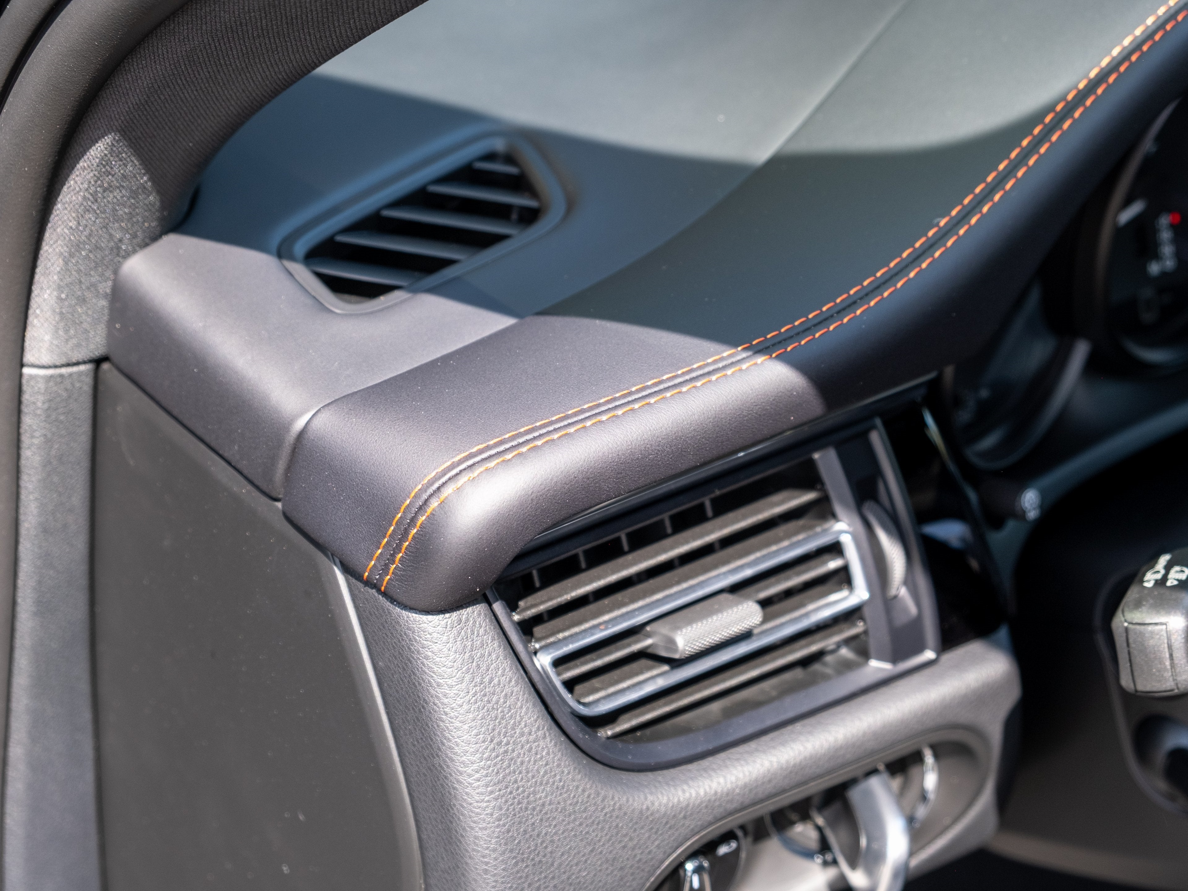 2025 Porsche Macan T