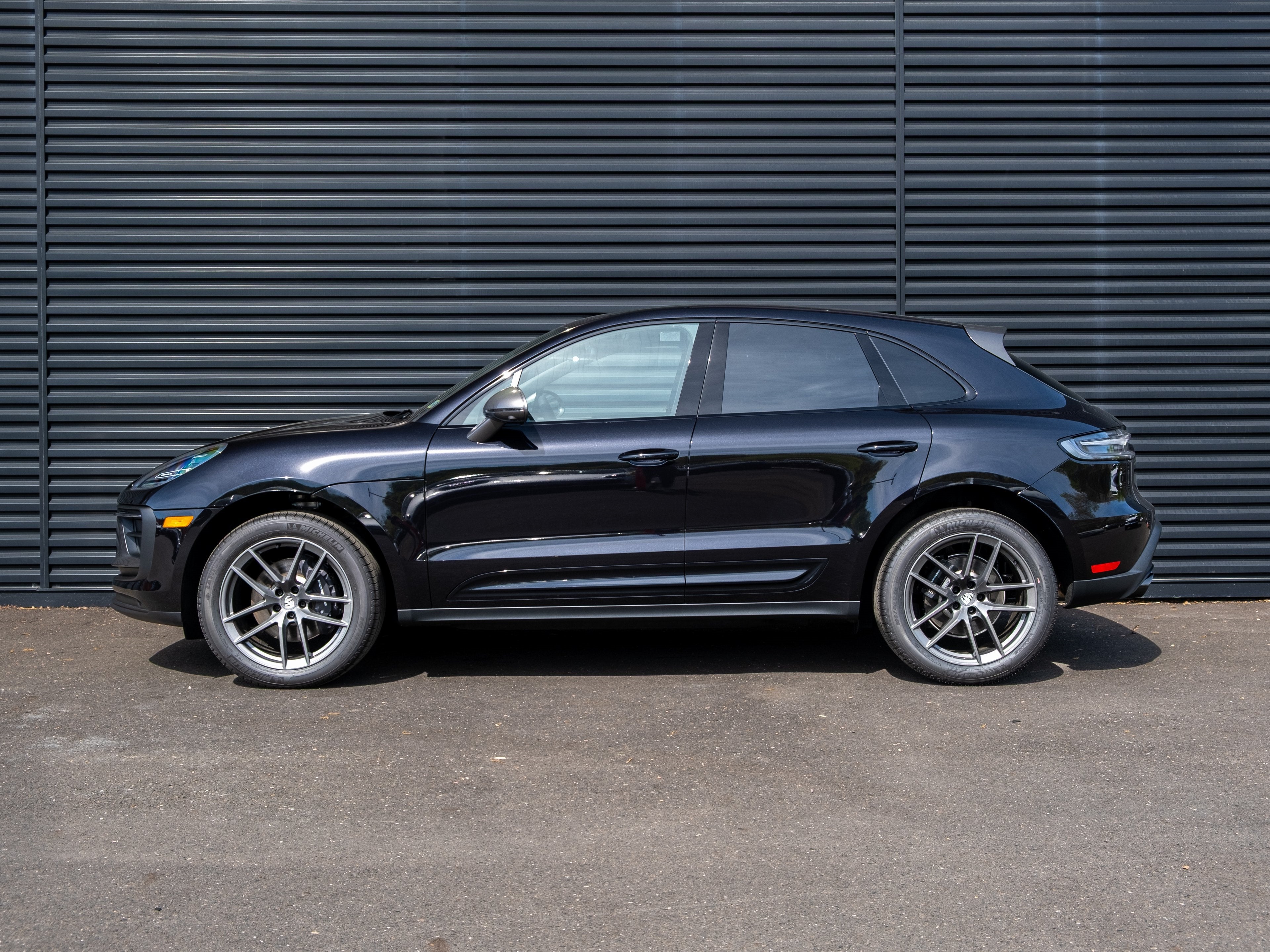 2025 Porsche Macan T
