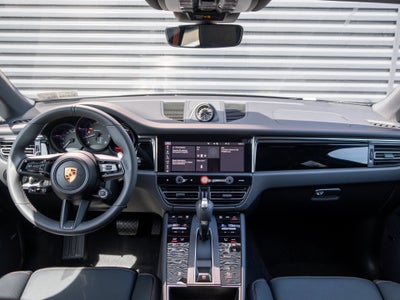 2025 Porsche Macan T