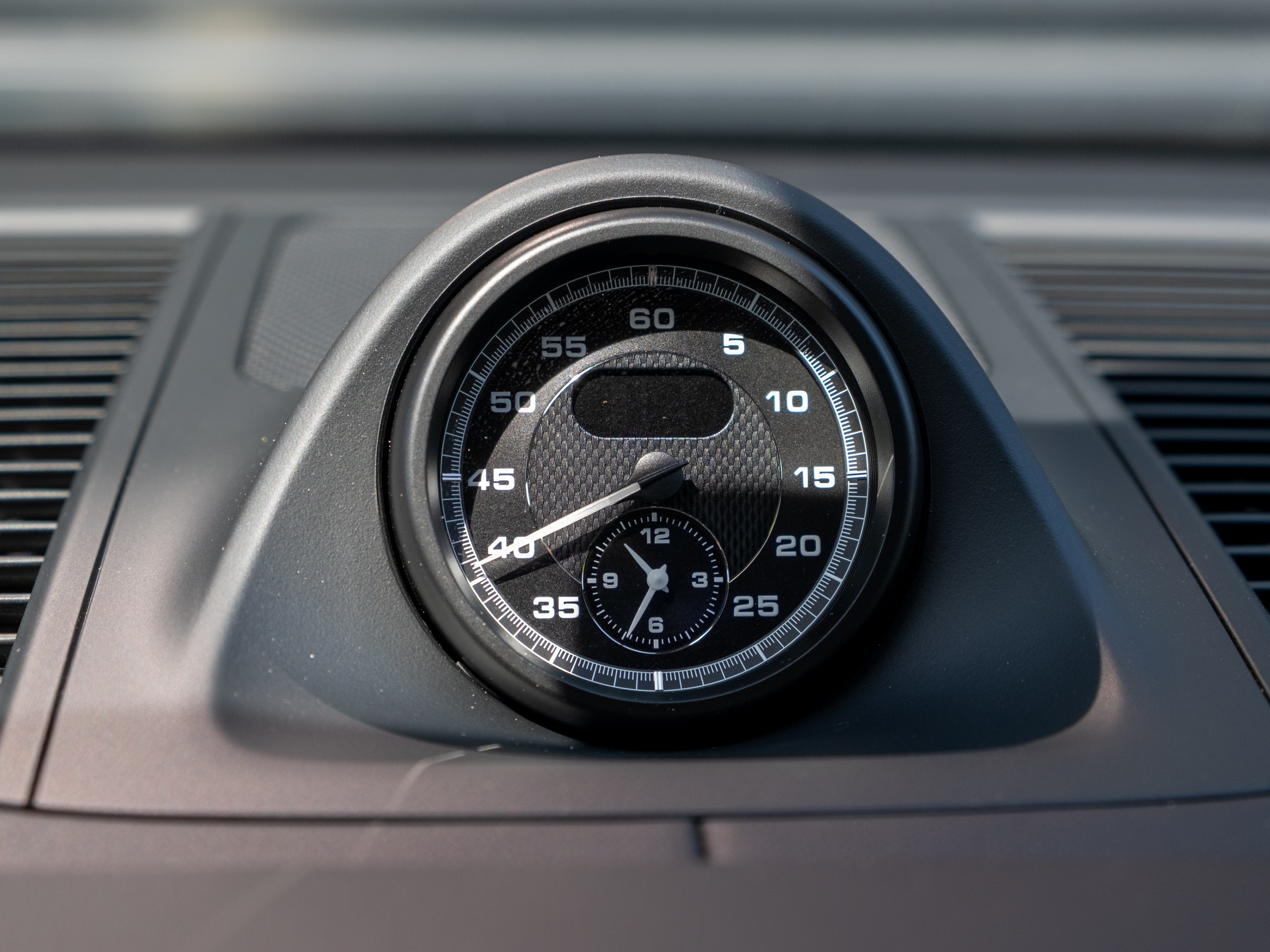 2025 Porsche Macan T