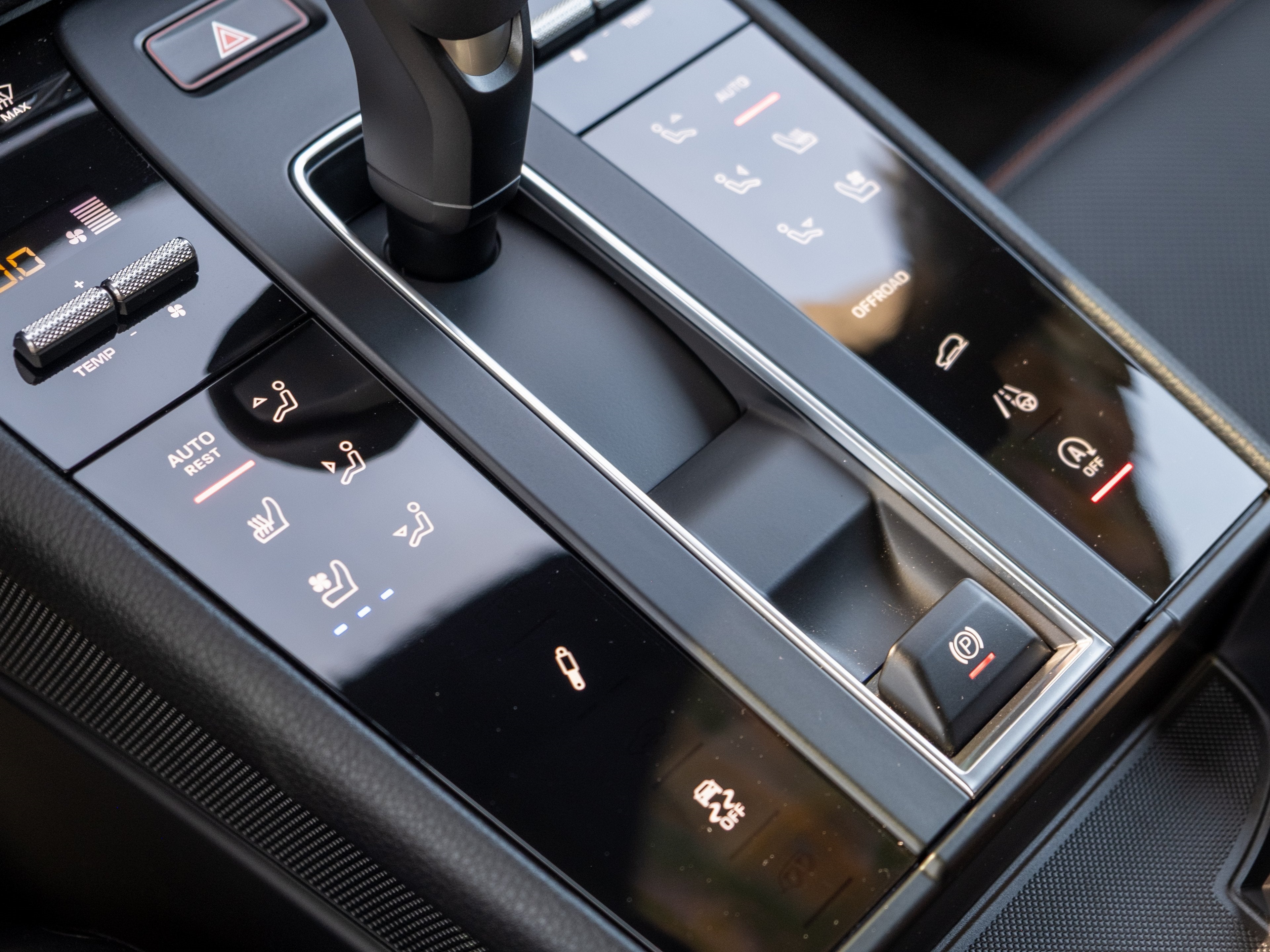 2025 Porsche Macan T