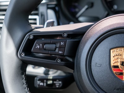 2025 Porsche Macan T