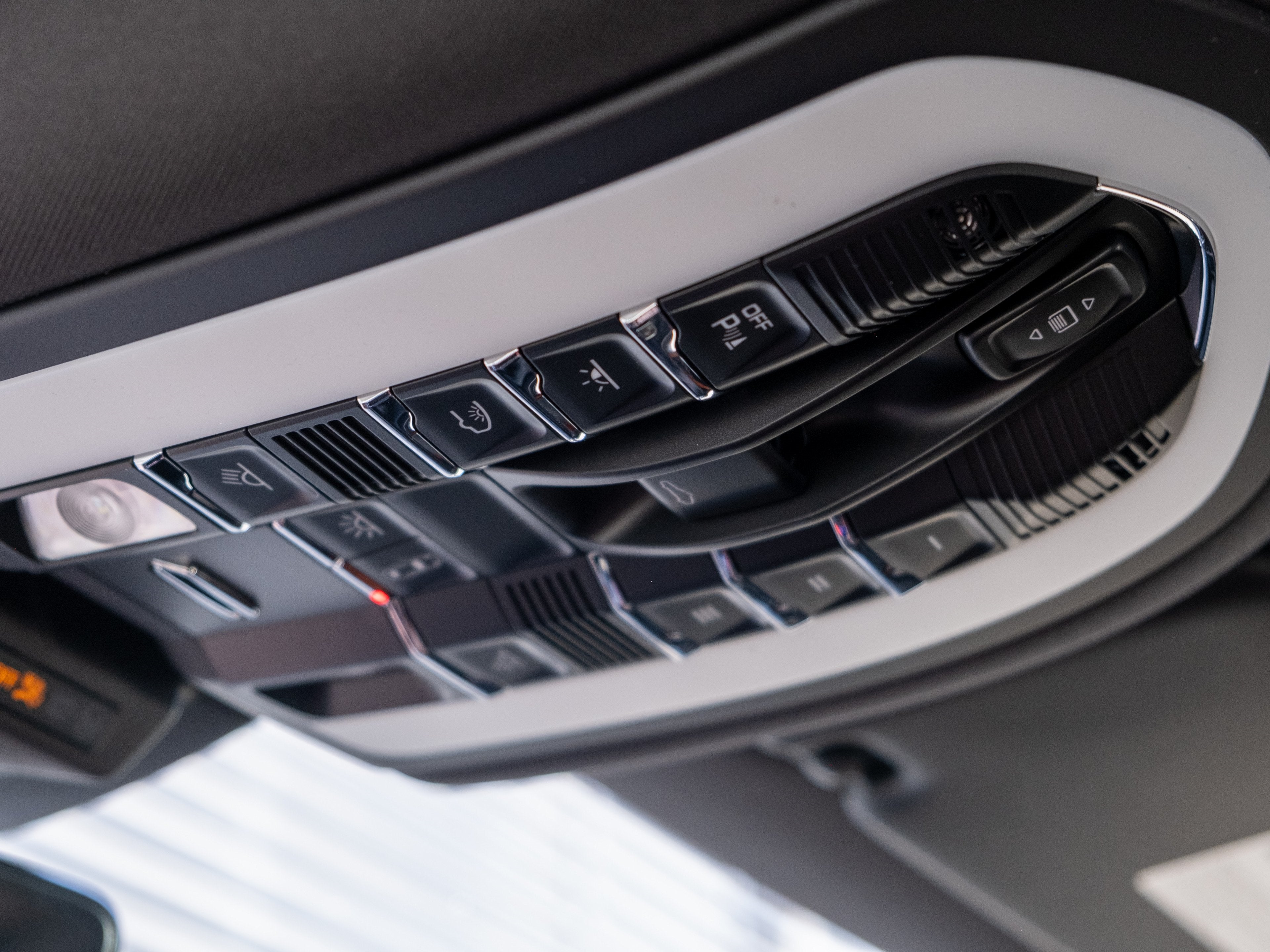 2025 Porsche Macan T