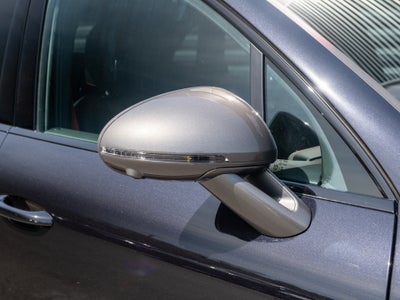 2025 Porsche Macan T