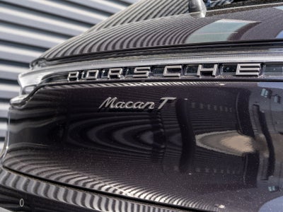 2025 Porsche Macan T