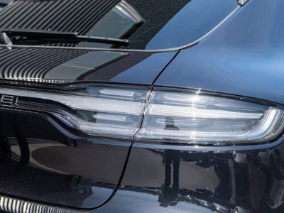 2025 Porsche Macan T