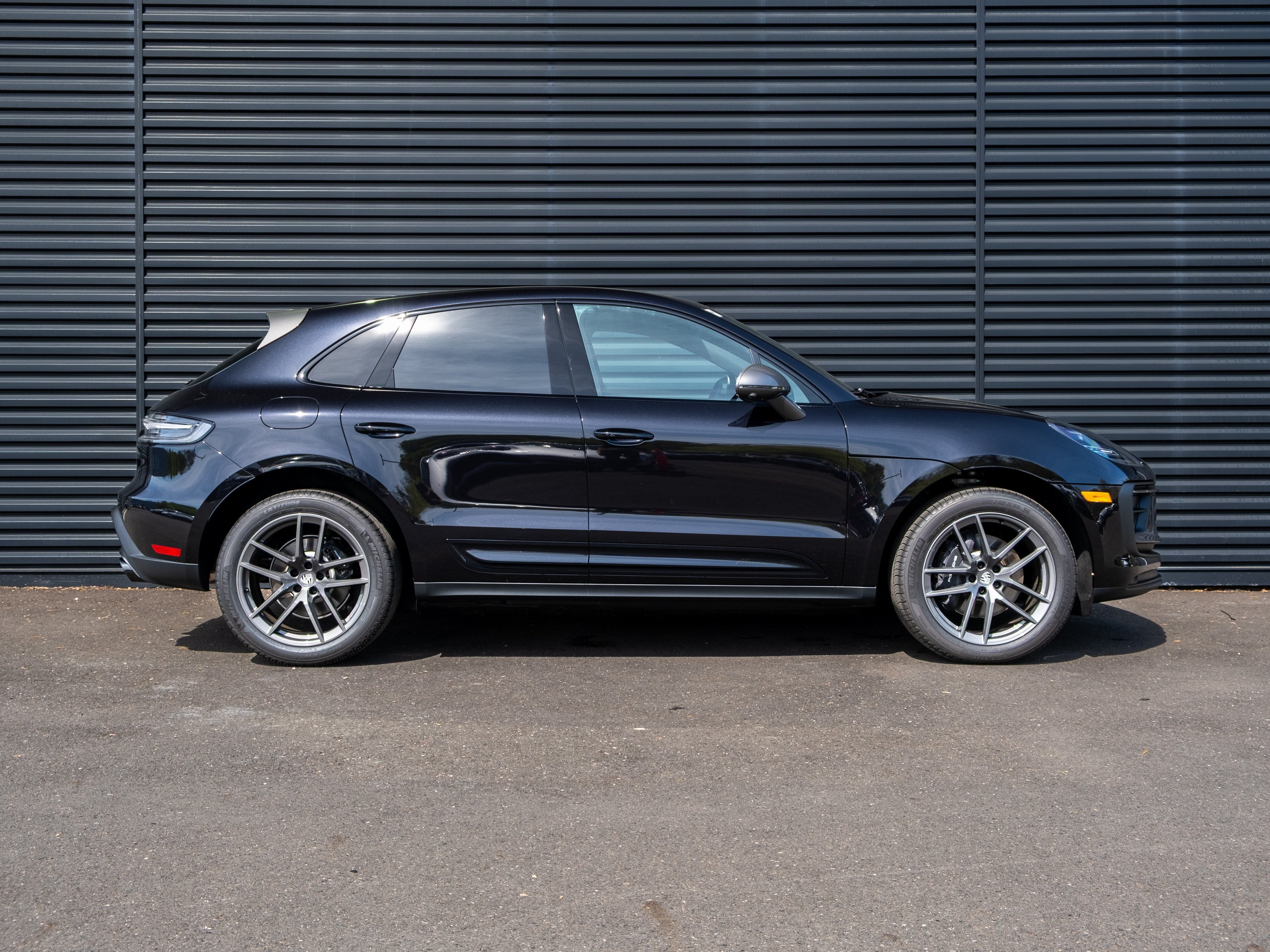 2025 Porsche Macan T