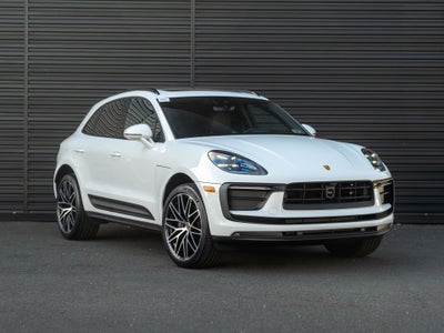 2026 Porsche Macan Base