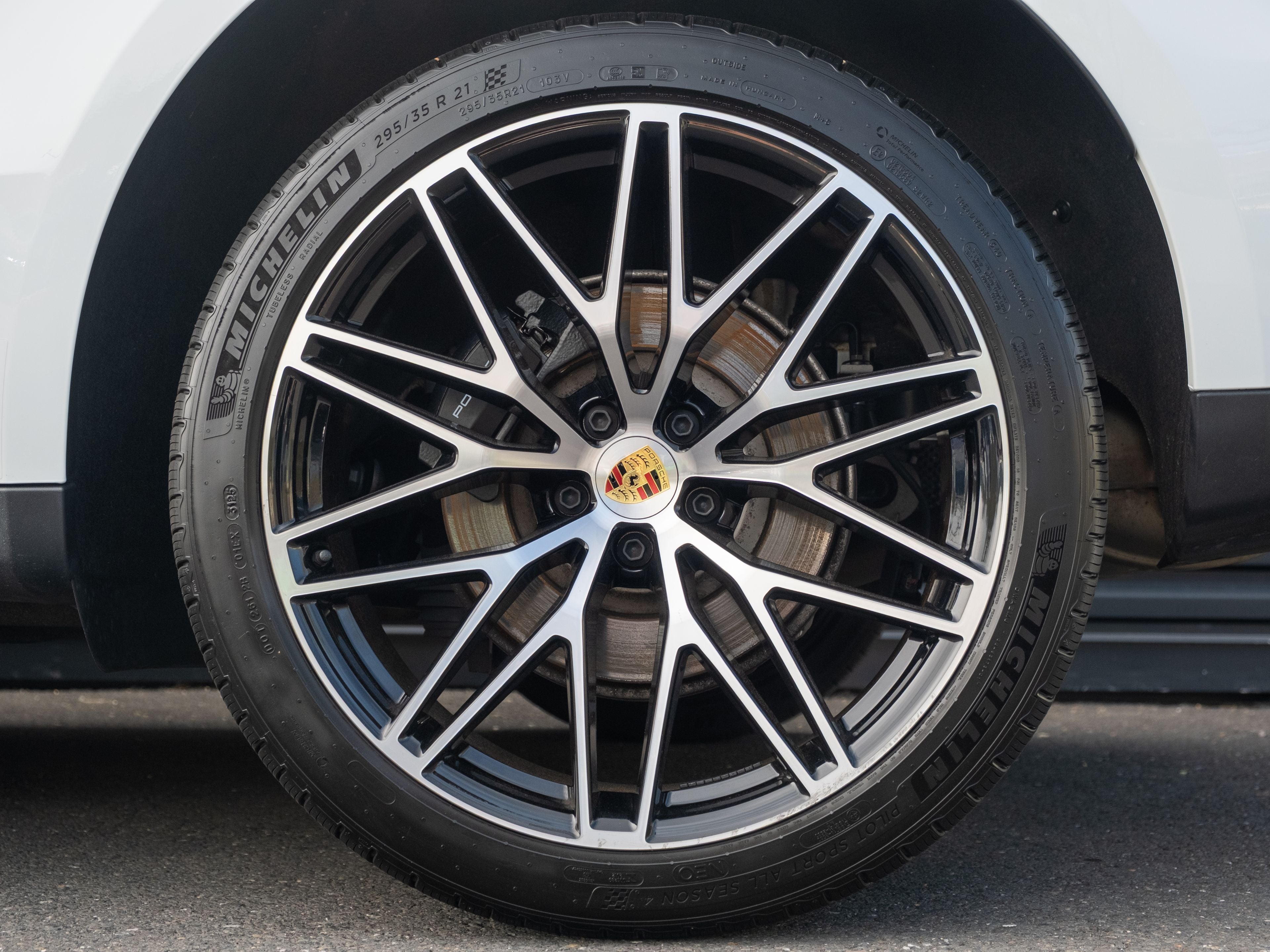 2026 Porsche Macan Base