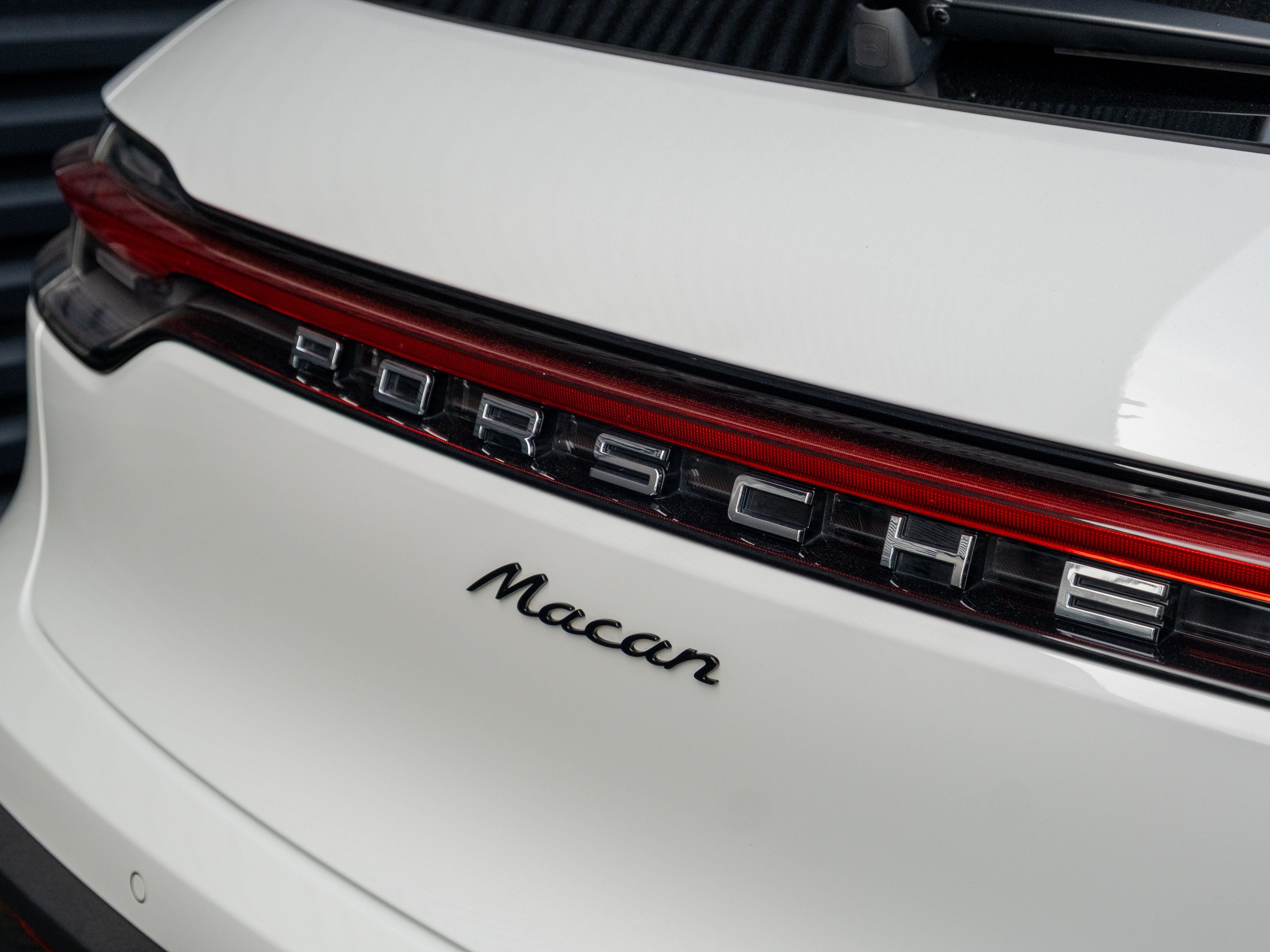 2026 Porsche Macan Base