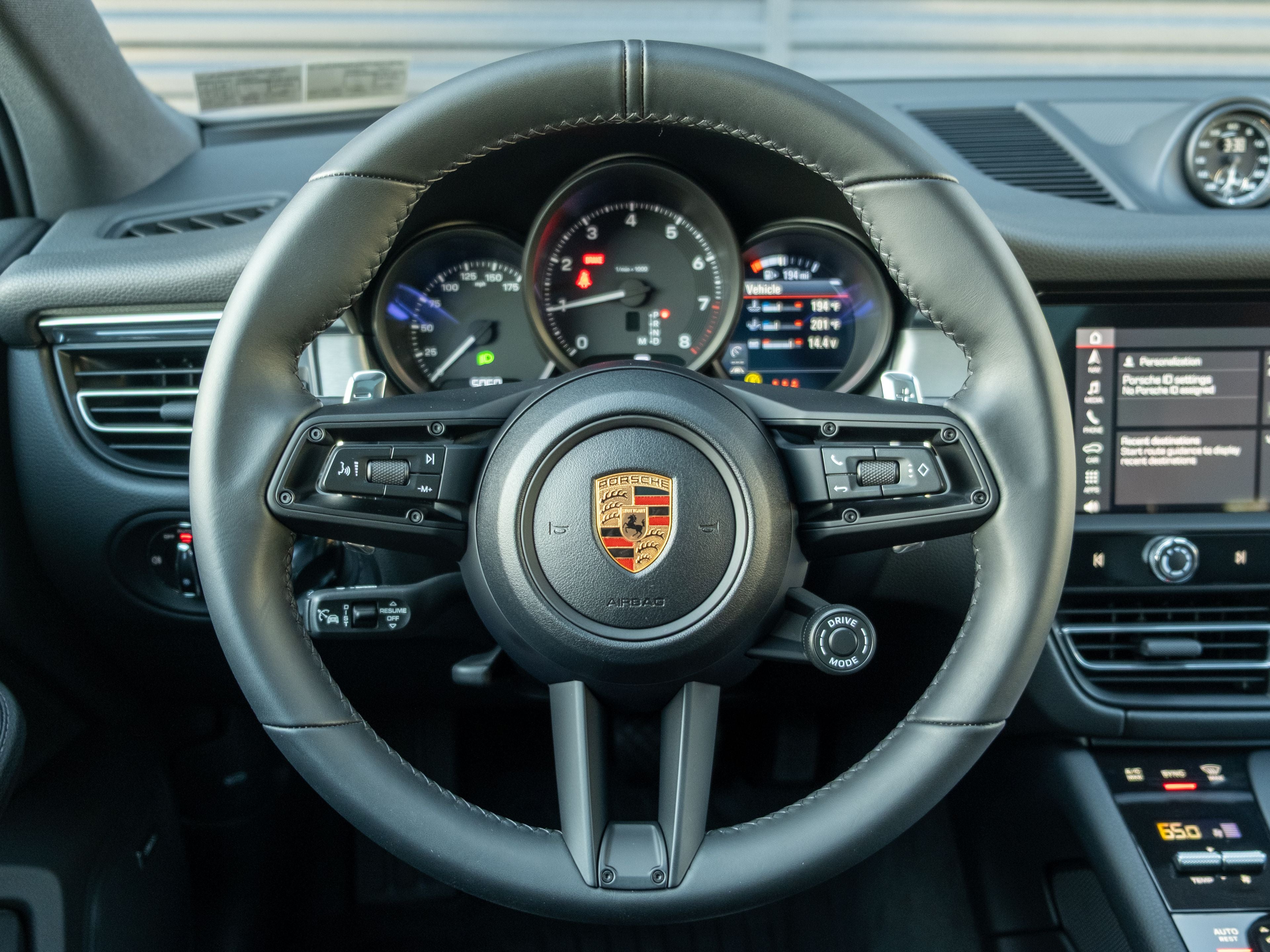 2026 Porsche Macan Base