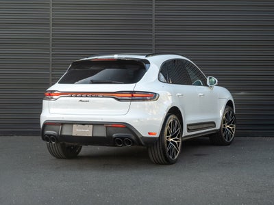 2026 Porsche Macan Base