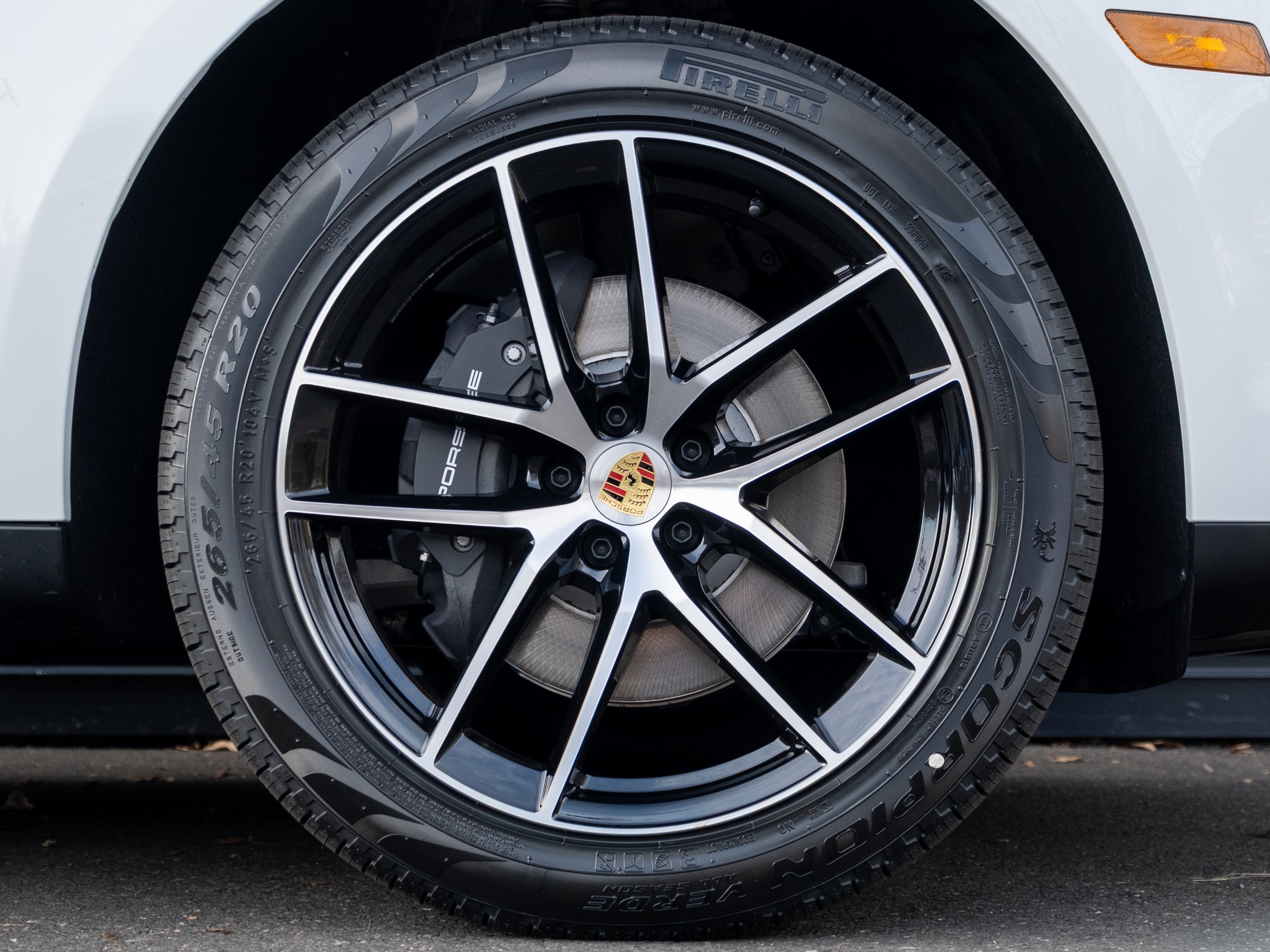 2026 Porsche Macan Base