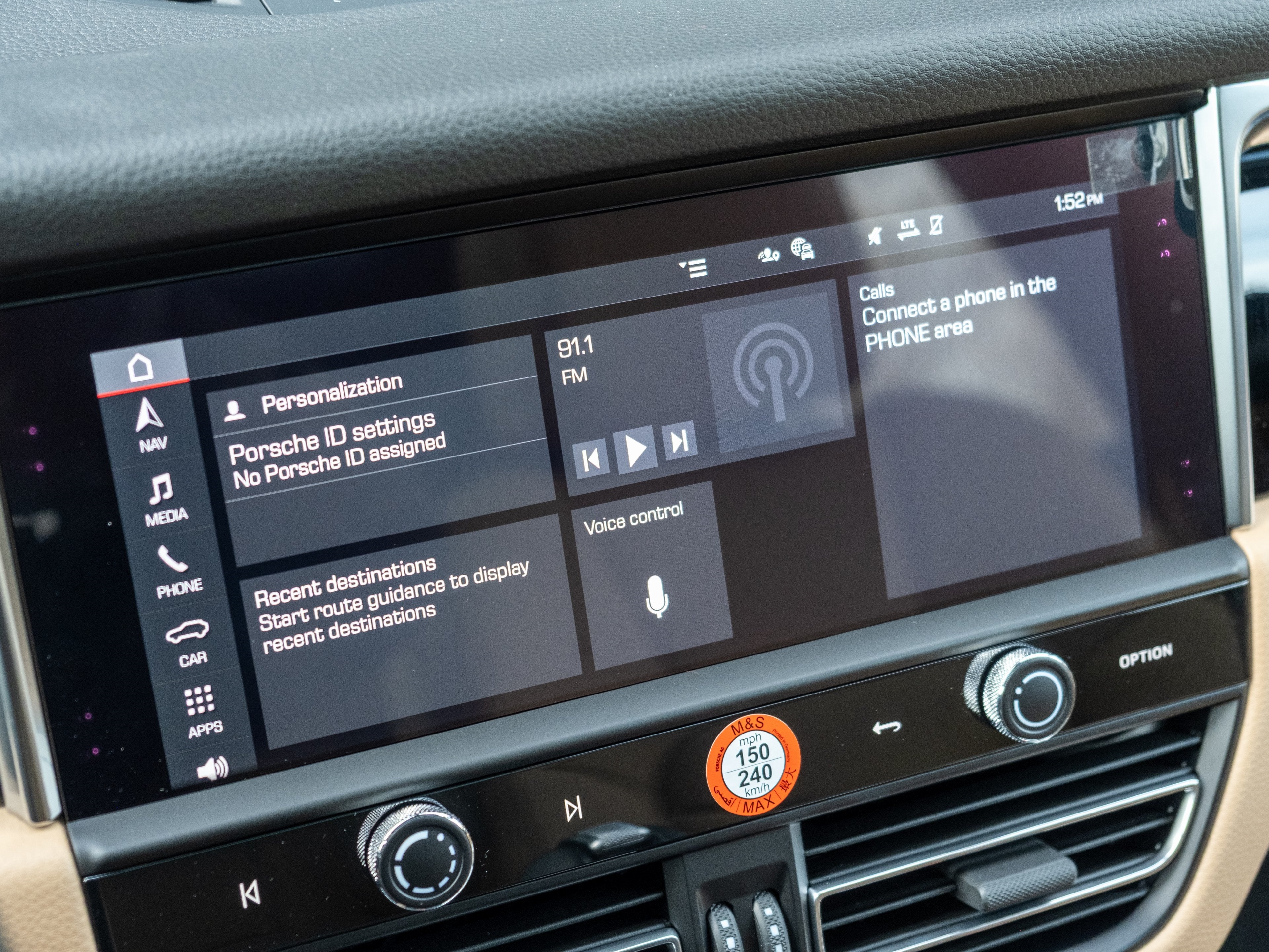 2026 Porsche Macan Base