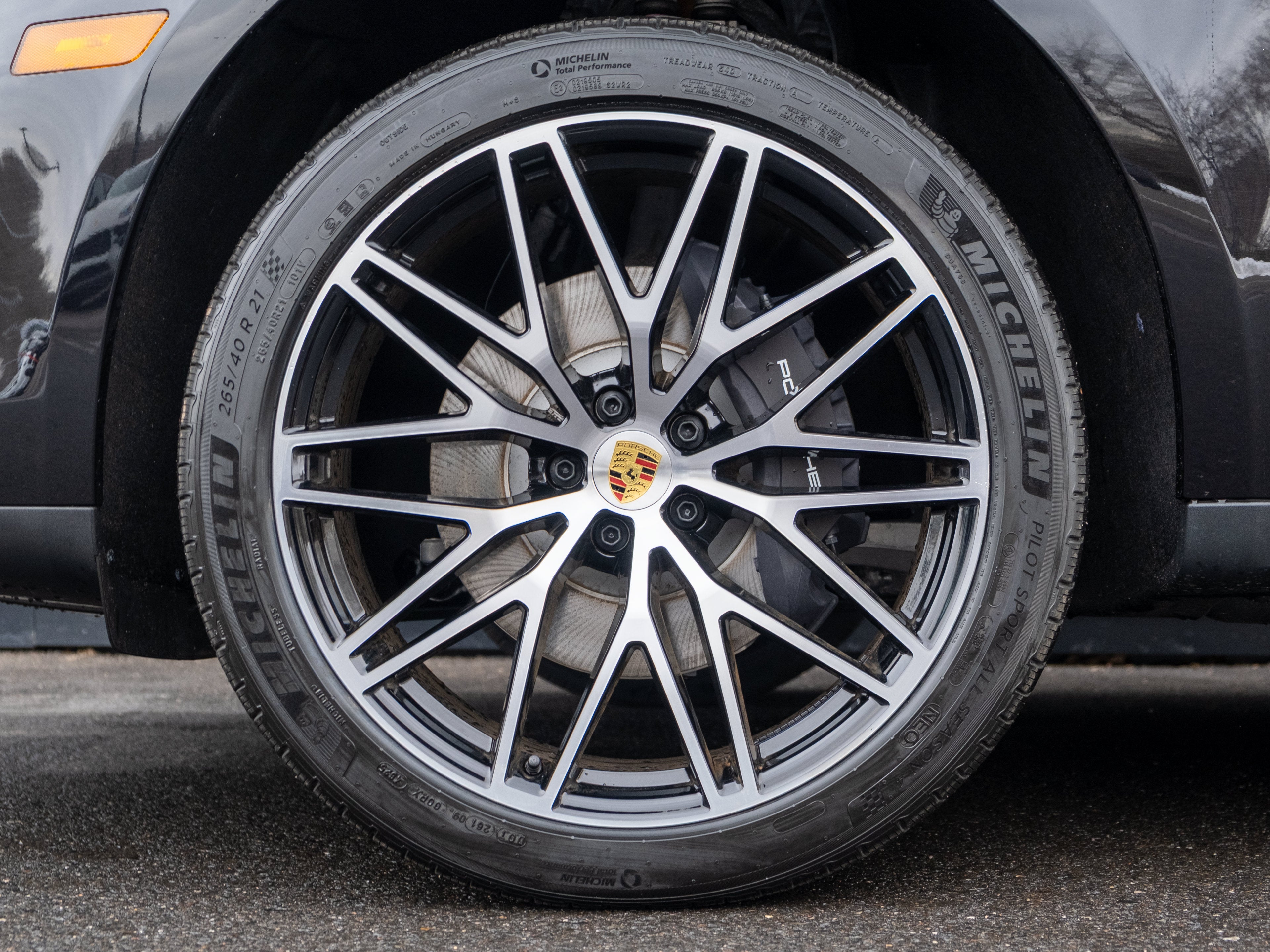 2026 Porsche Macan Base