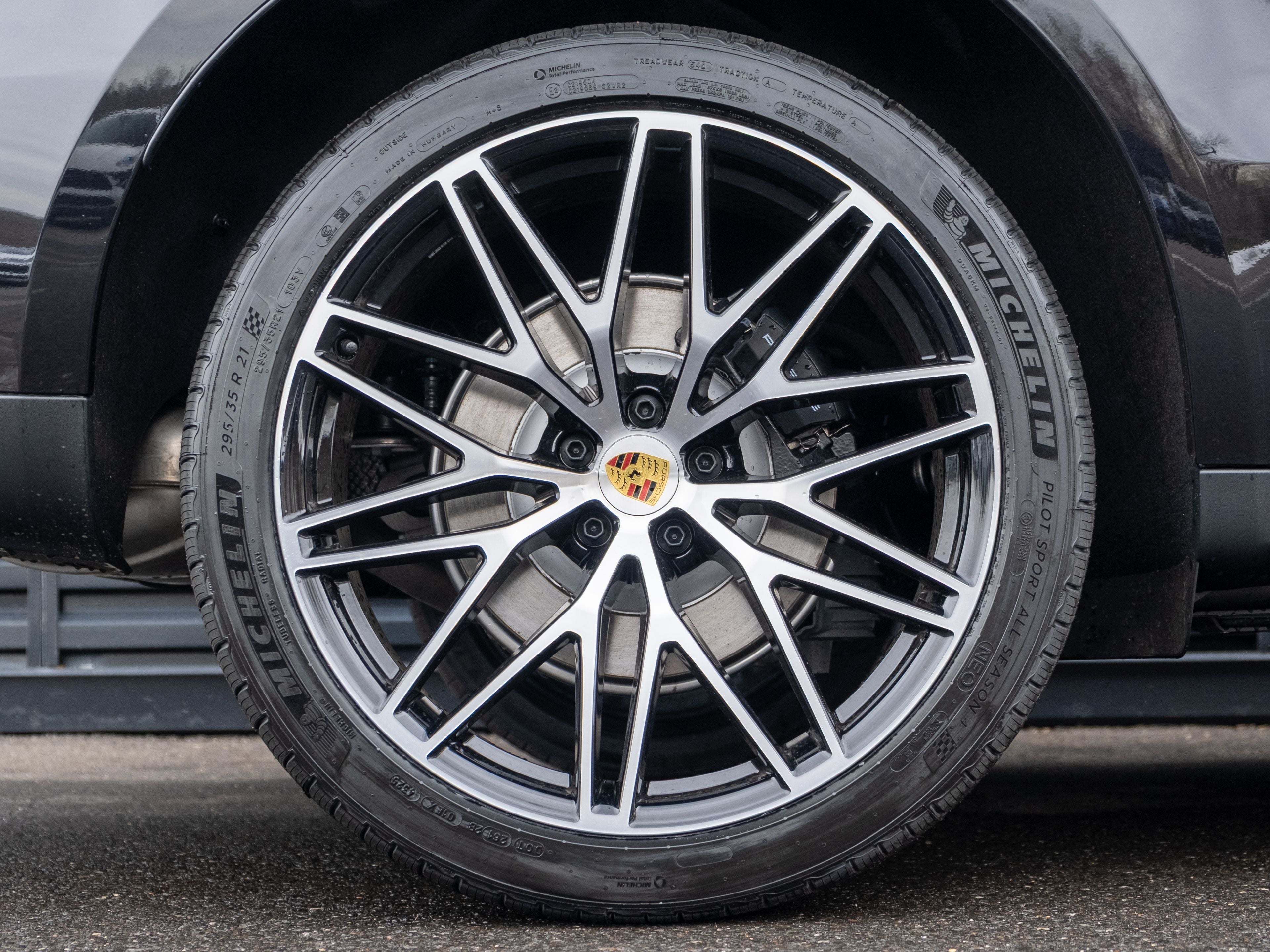 2026 Porsche Macan Base