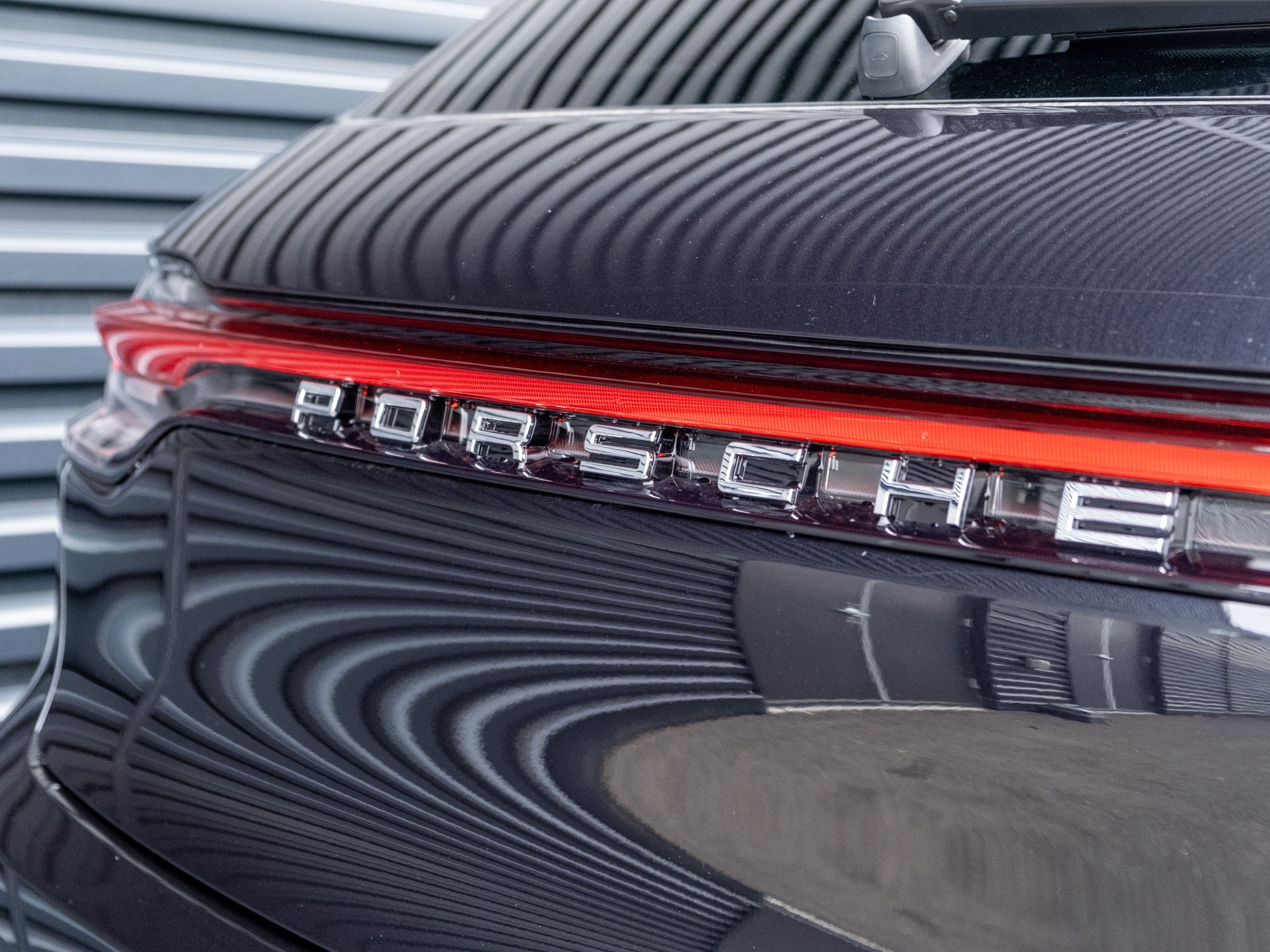 2026 Porsche Macan Base