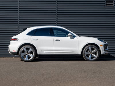 2026 Porsche Macan Base