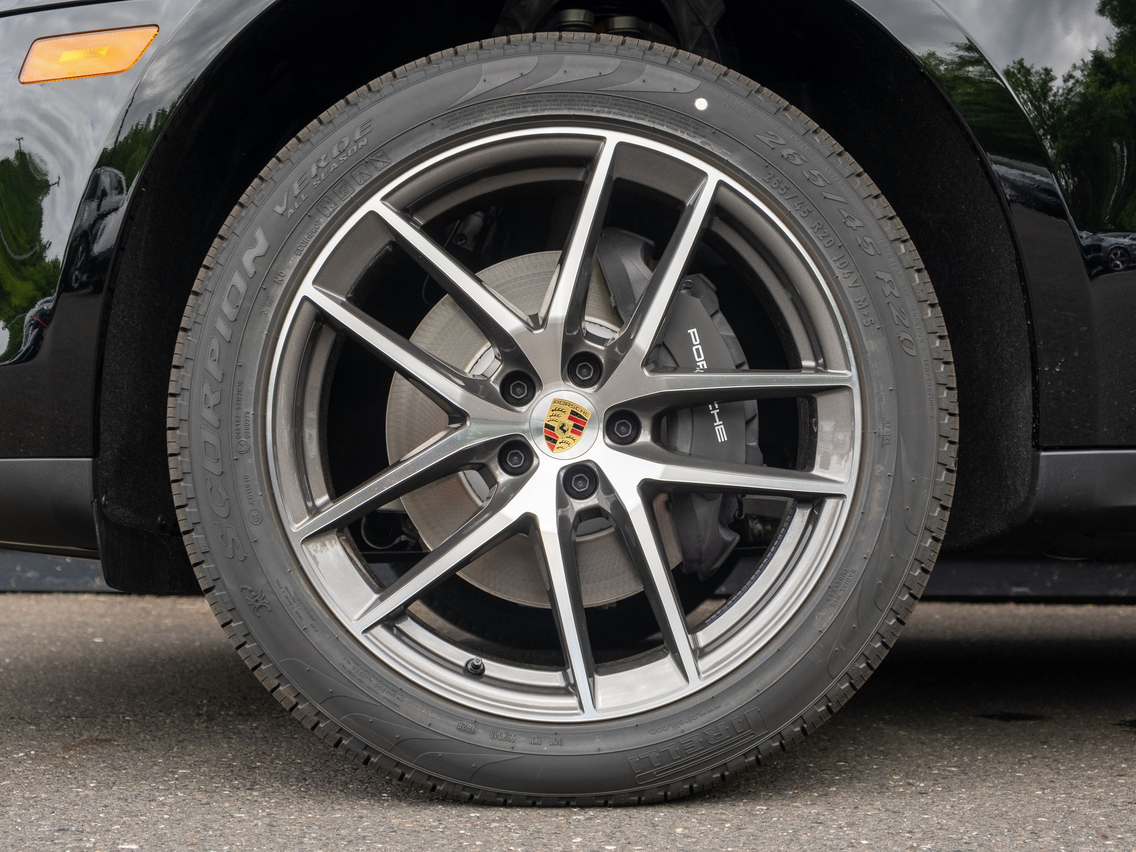 2026 Porsche Macan Base