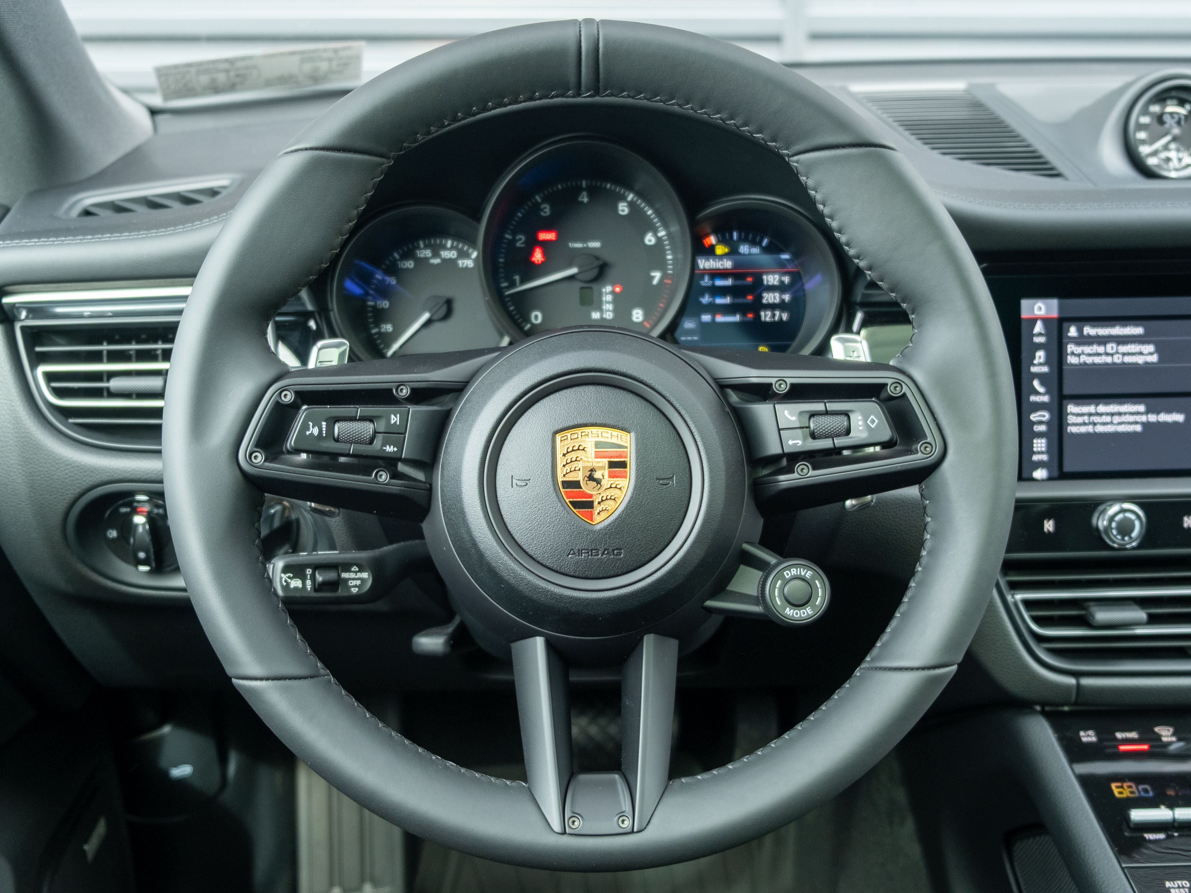 2026 Porsche Macan Base