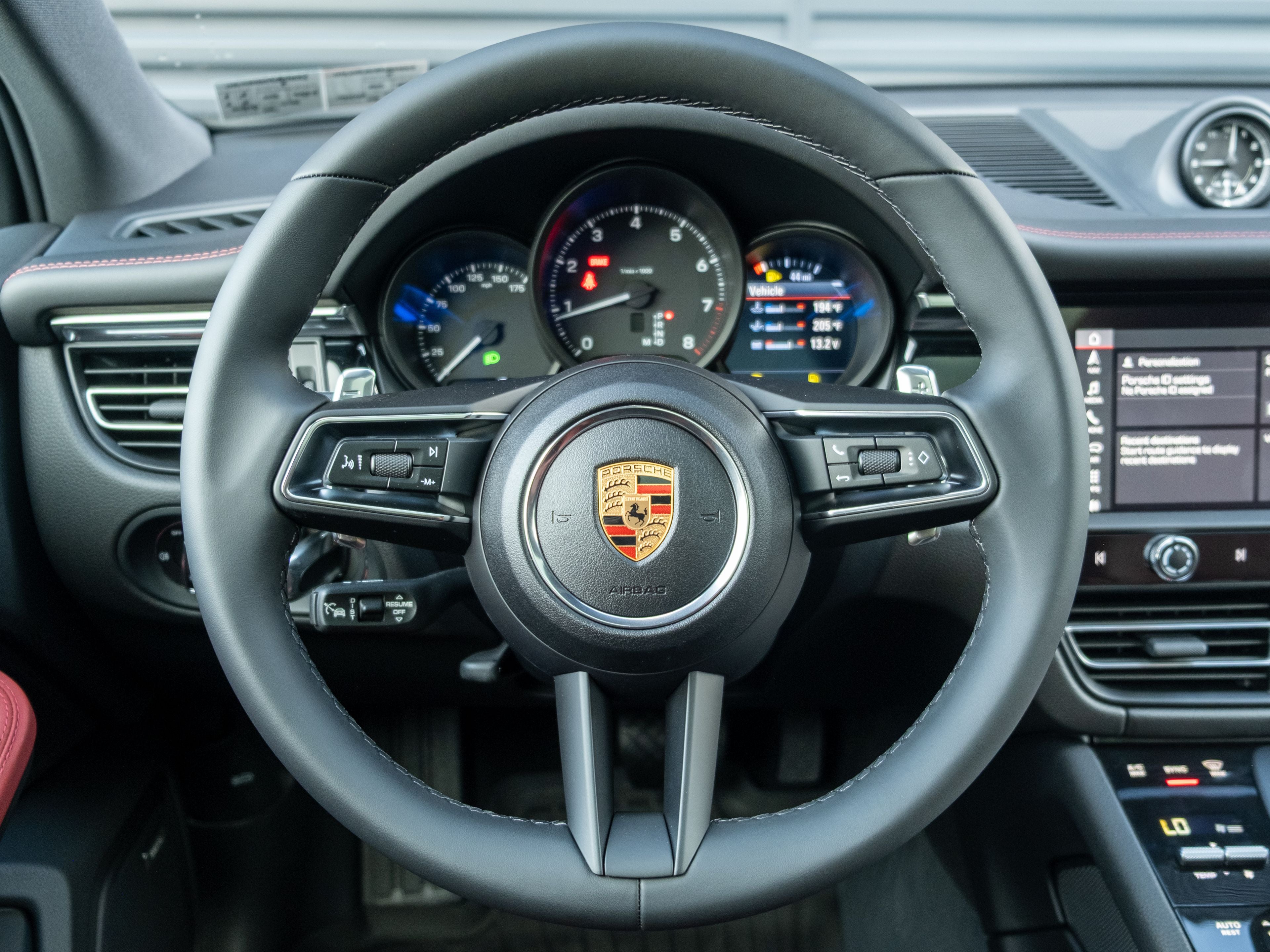 2026 Porsche Macan Base