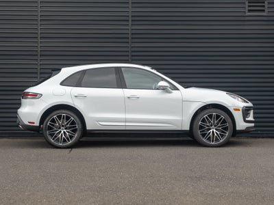 2026 Porsche Macan Base