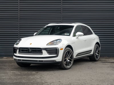 2023 Porsche Macan Base