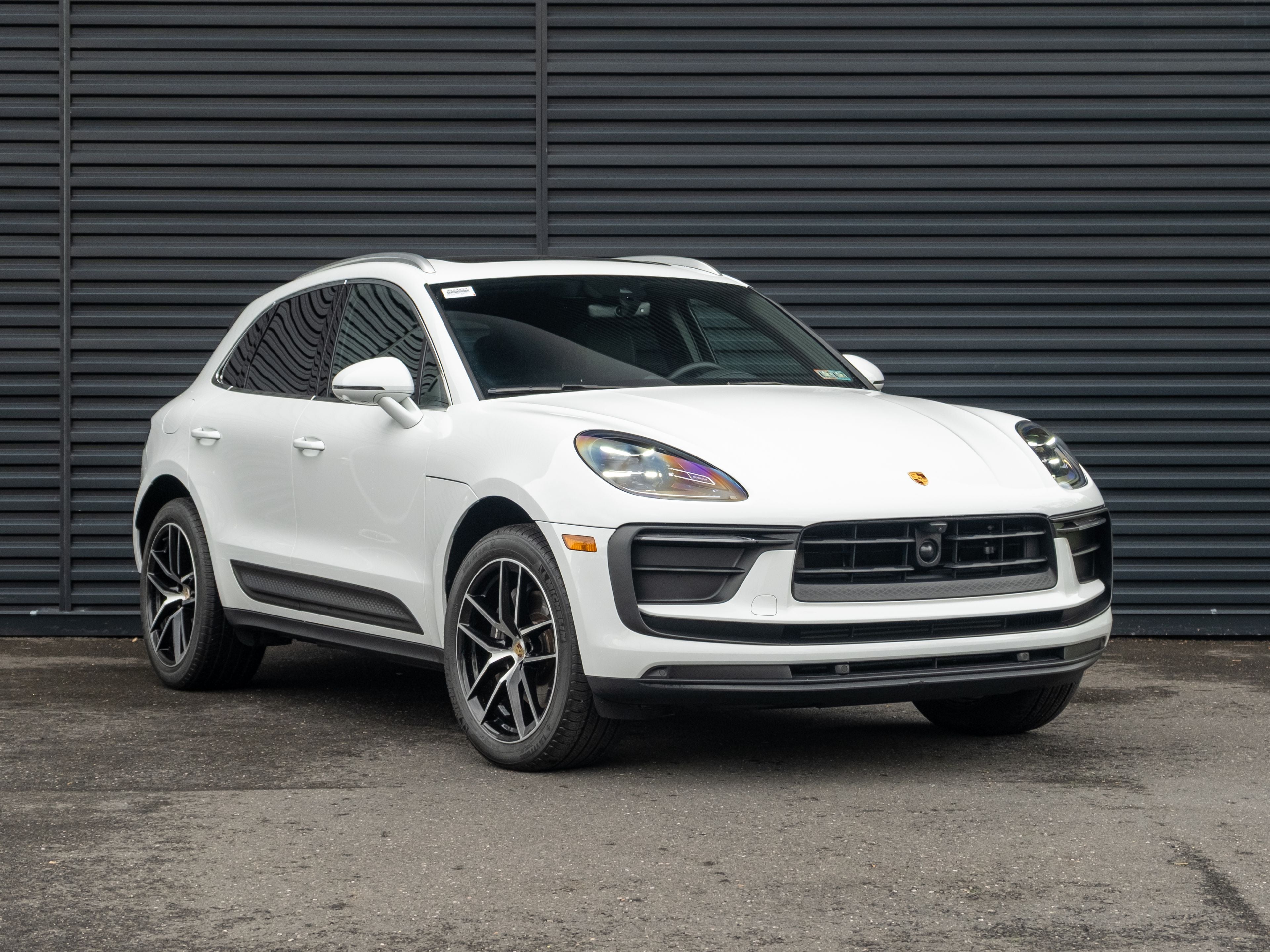2023 Porsche Macan Base
