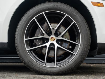 2023 Porsche Macan Base