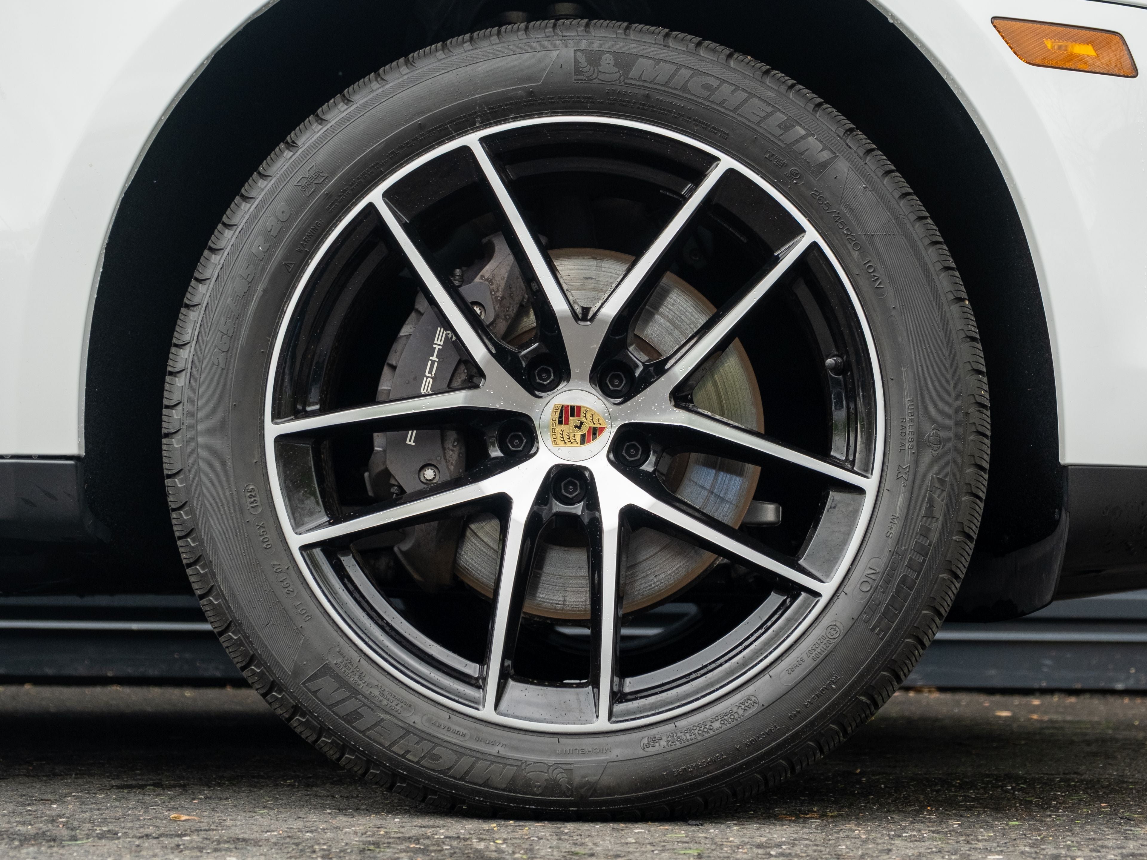 2023 Porsche Macan Base
