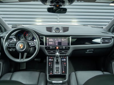 2023 Porsche Macan Base