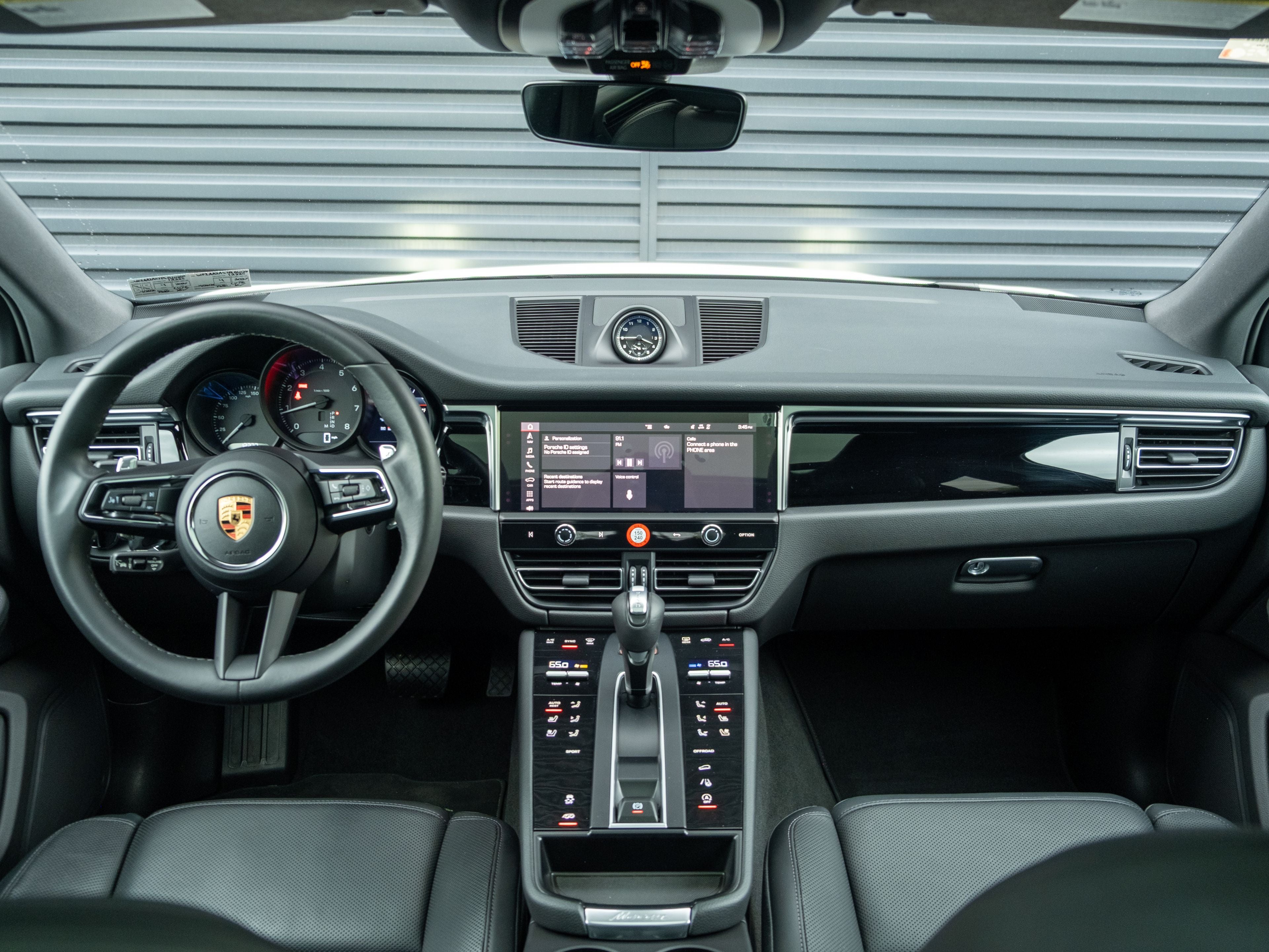 2023 Porsche Macan Base