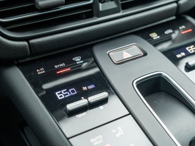 2023 Porsche Macan Base
