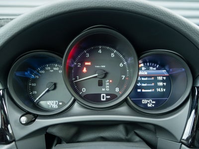 2023 Porsche Macan Base