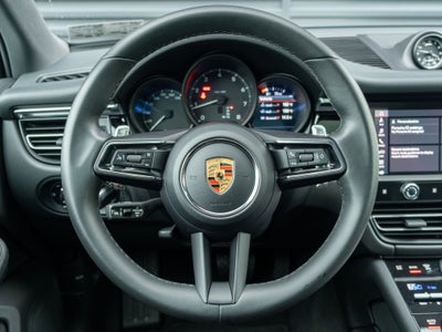 2023 Porsche Macan Base
