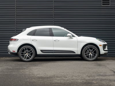 2023 Porsche Macan Base