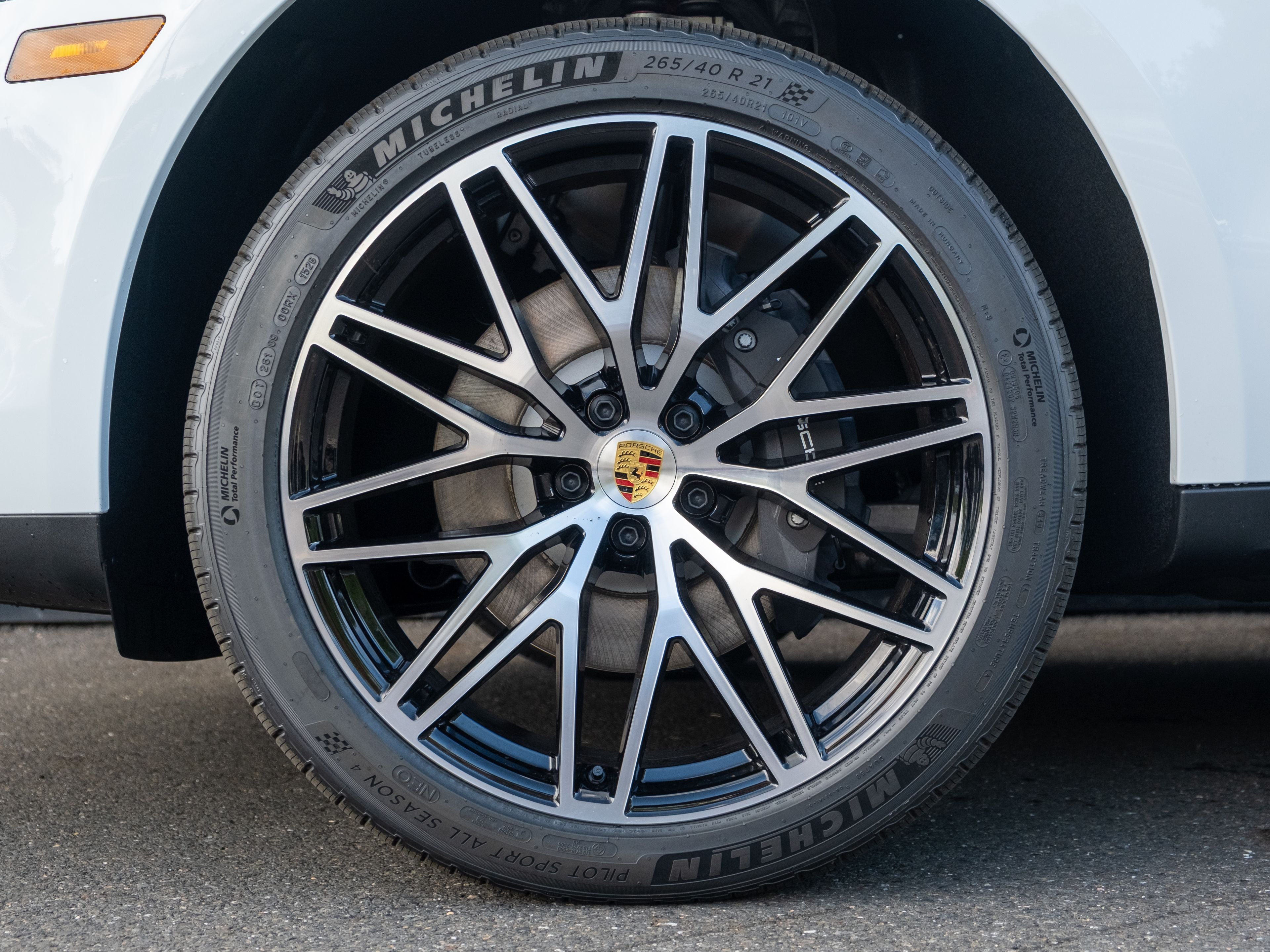 2026 Porsche Macan Base