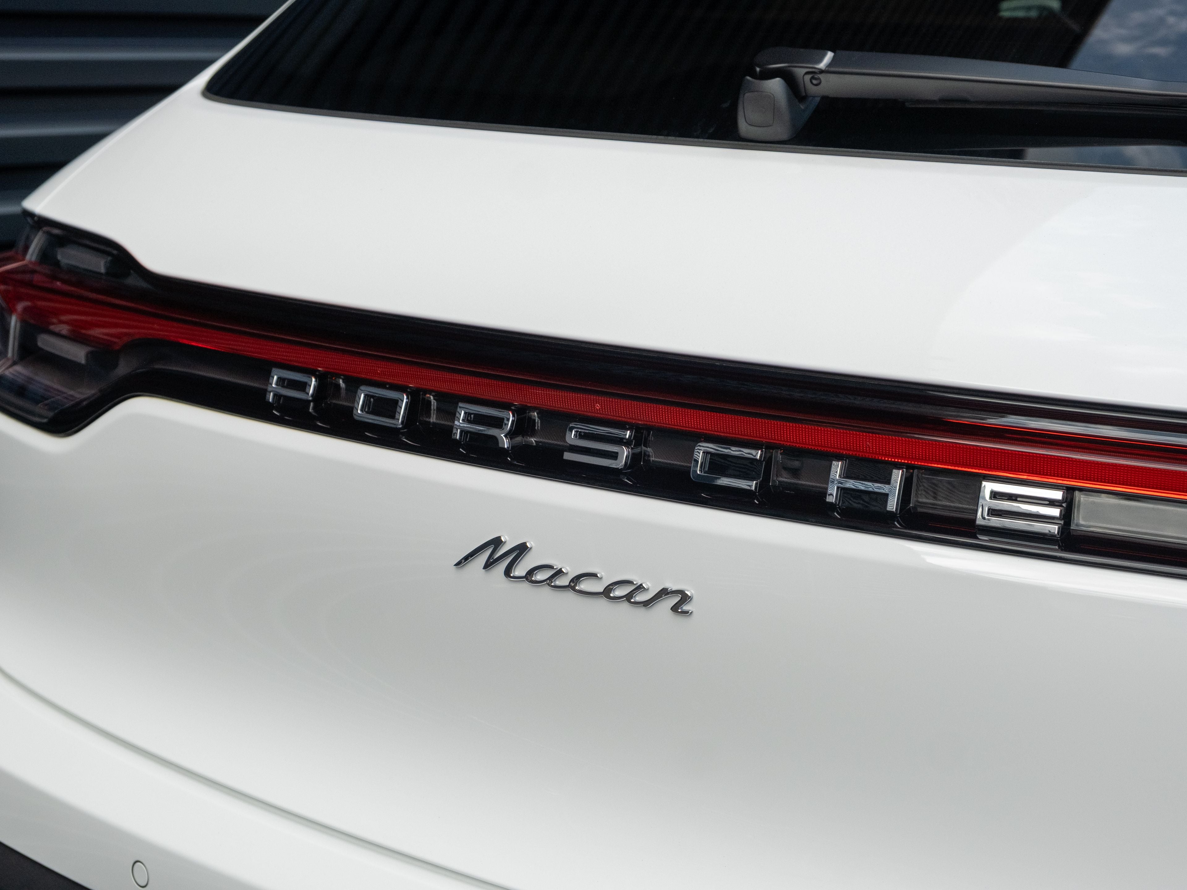 2026 Porsche Macan Base