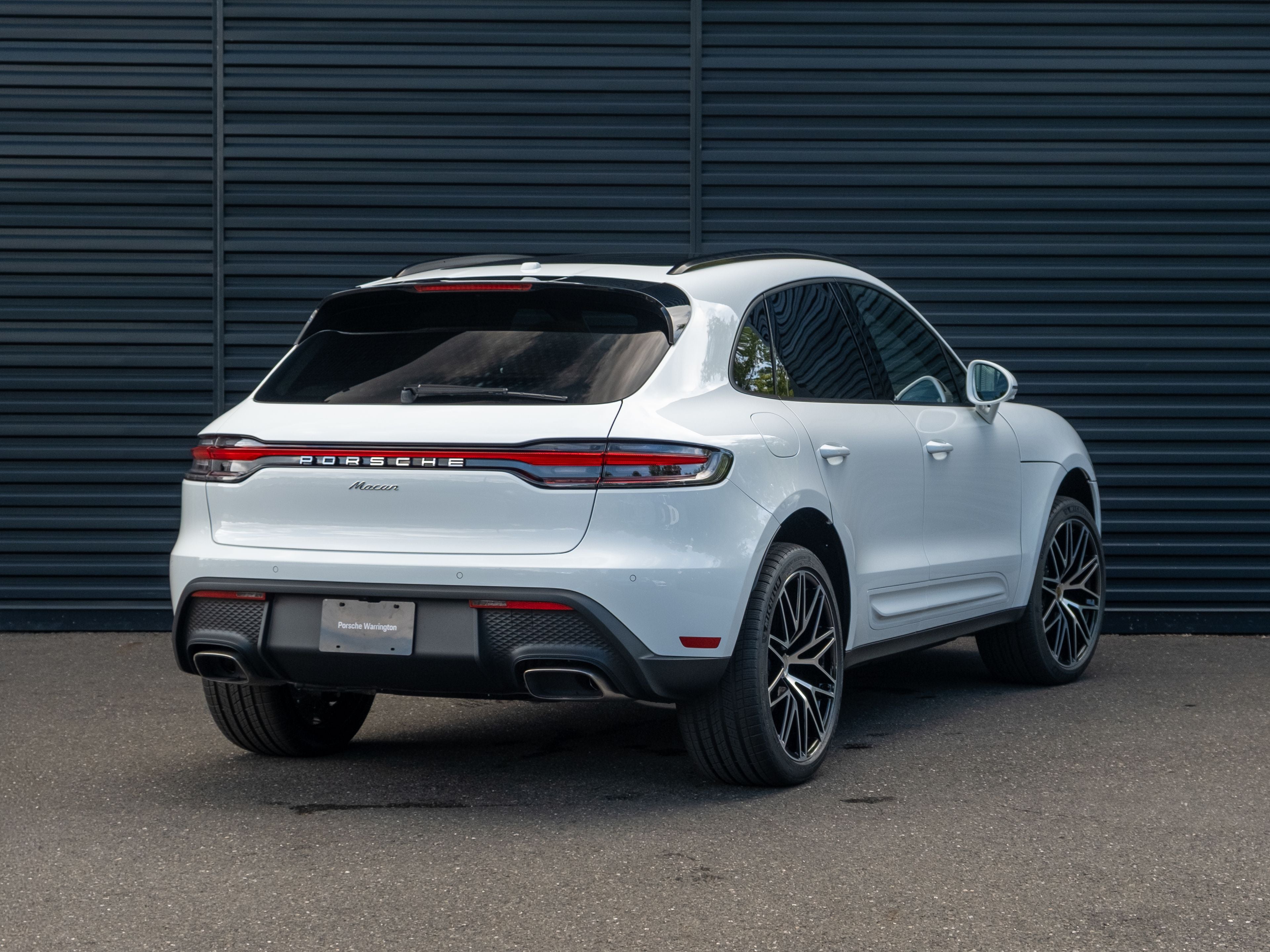2026 Porsche Macan Base