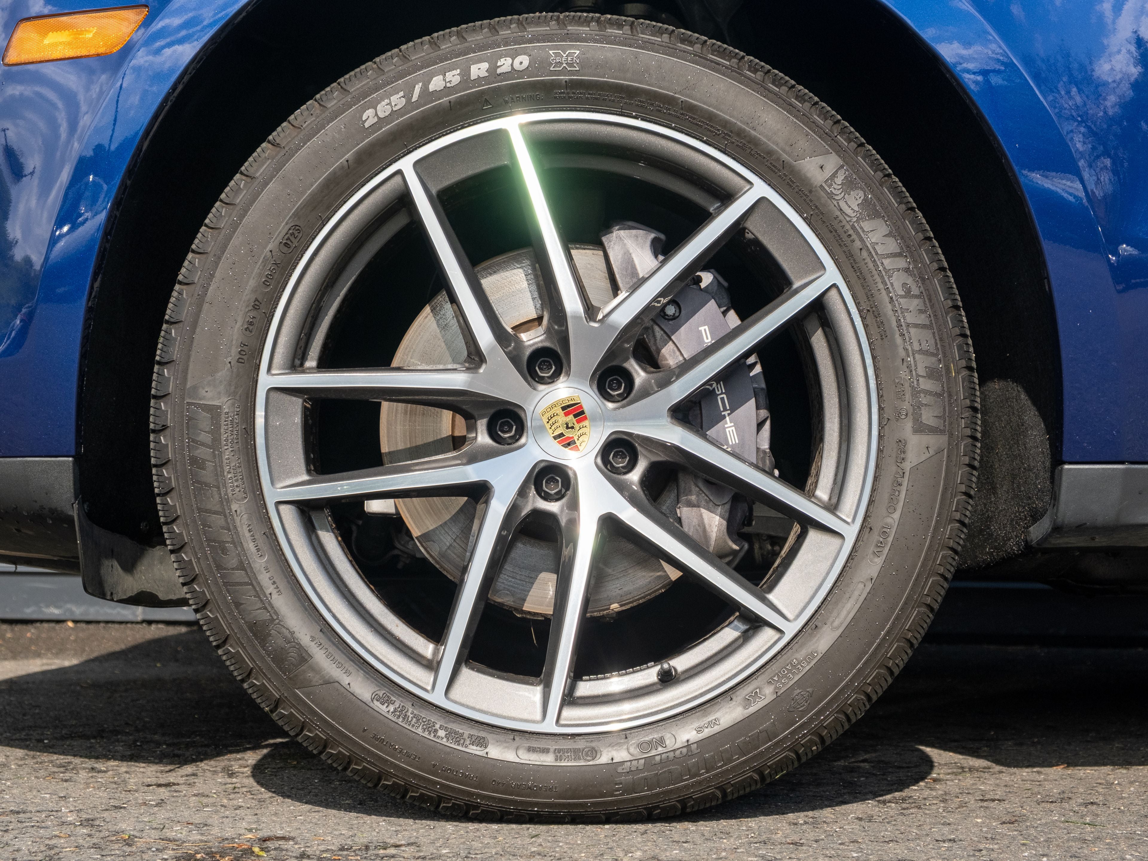 2023 Porsche Macan Base