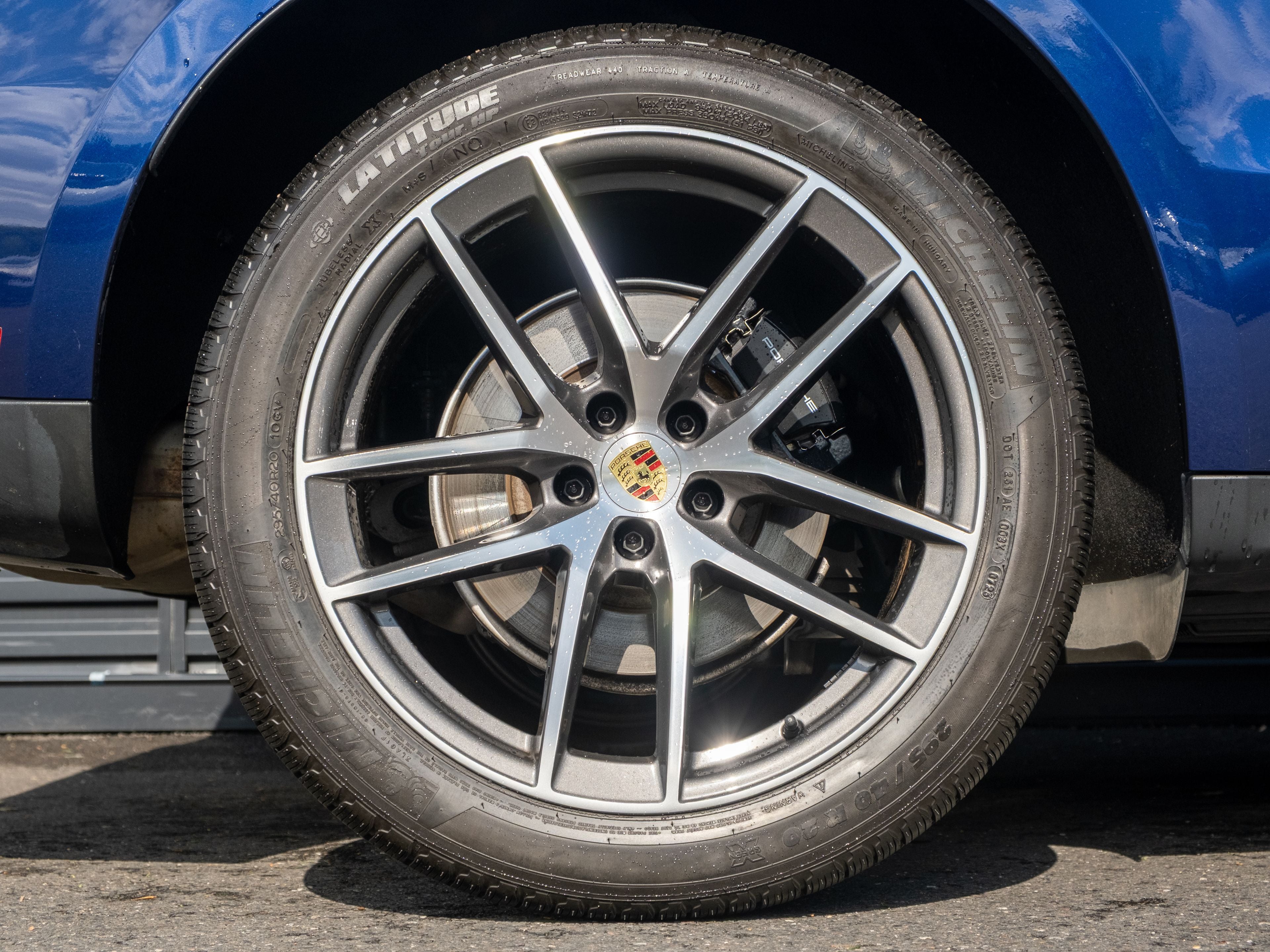 2023 Porsche Macan Base
