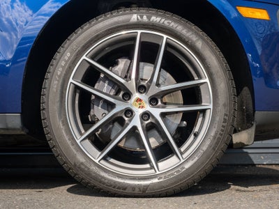 2023 Porsche Macan Base