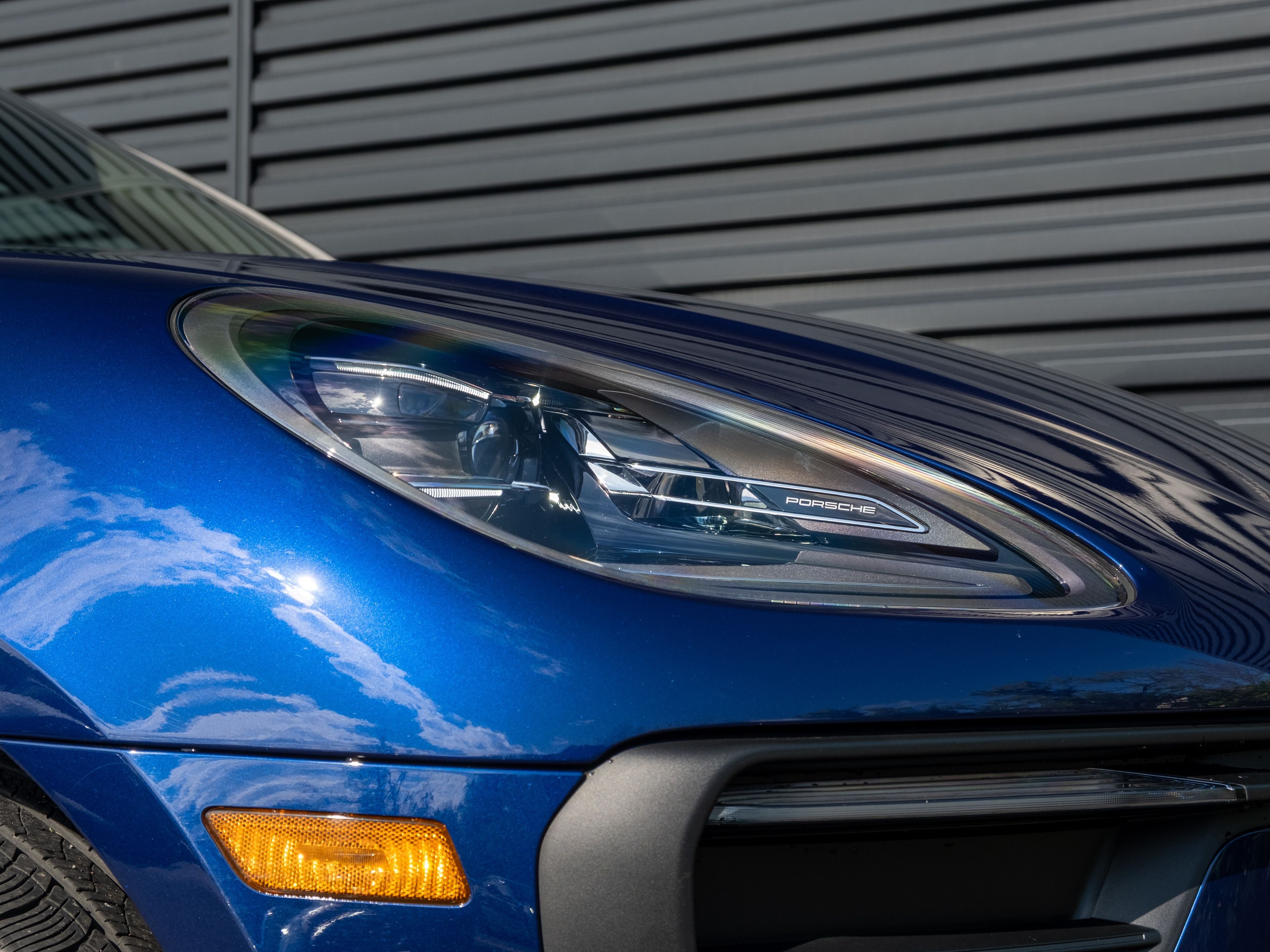 2023 Porsche Macan Base