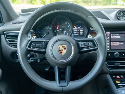 2023 Porsche Macan Base