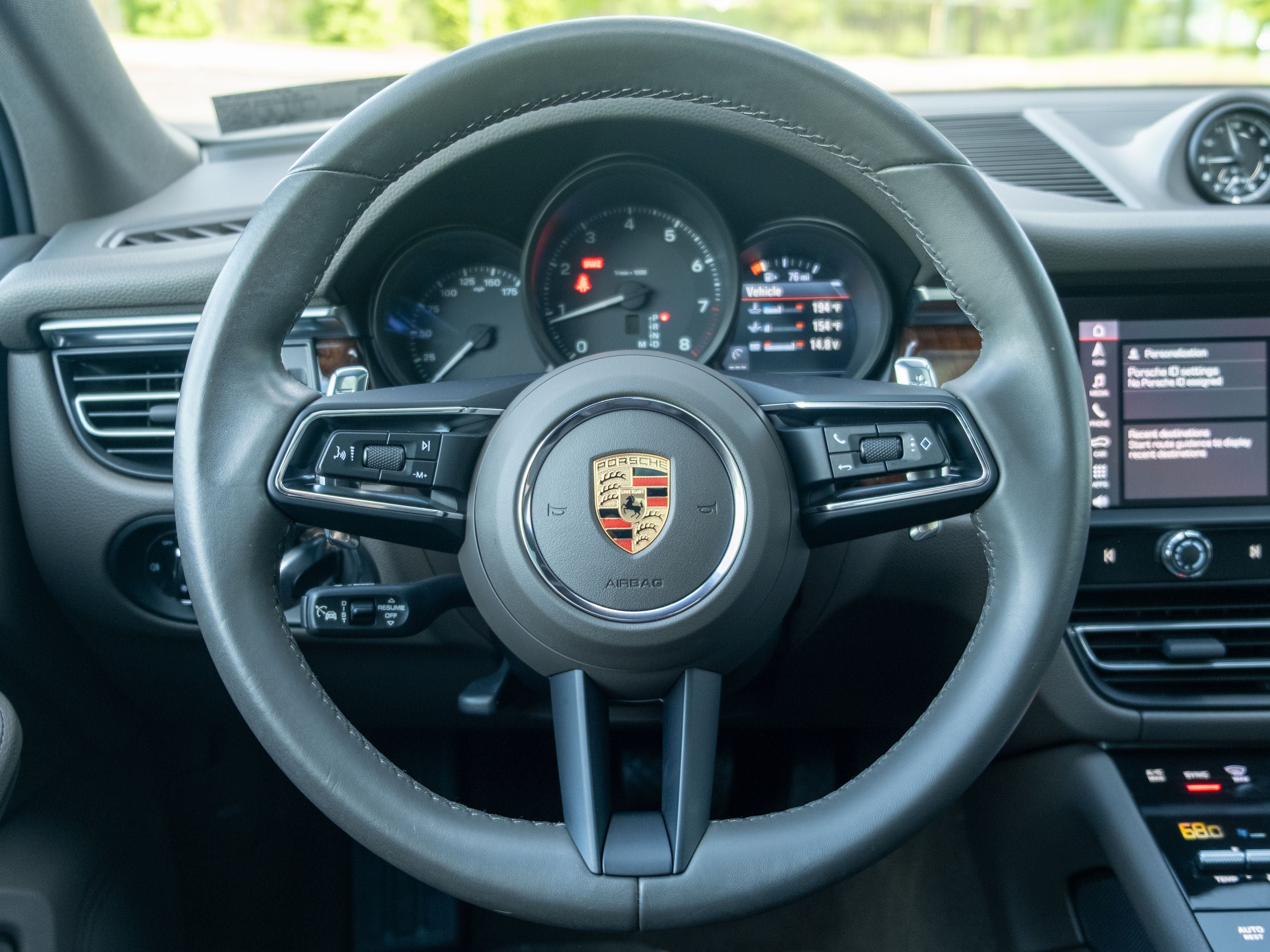 2023 Porsche Macan Base