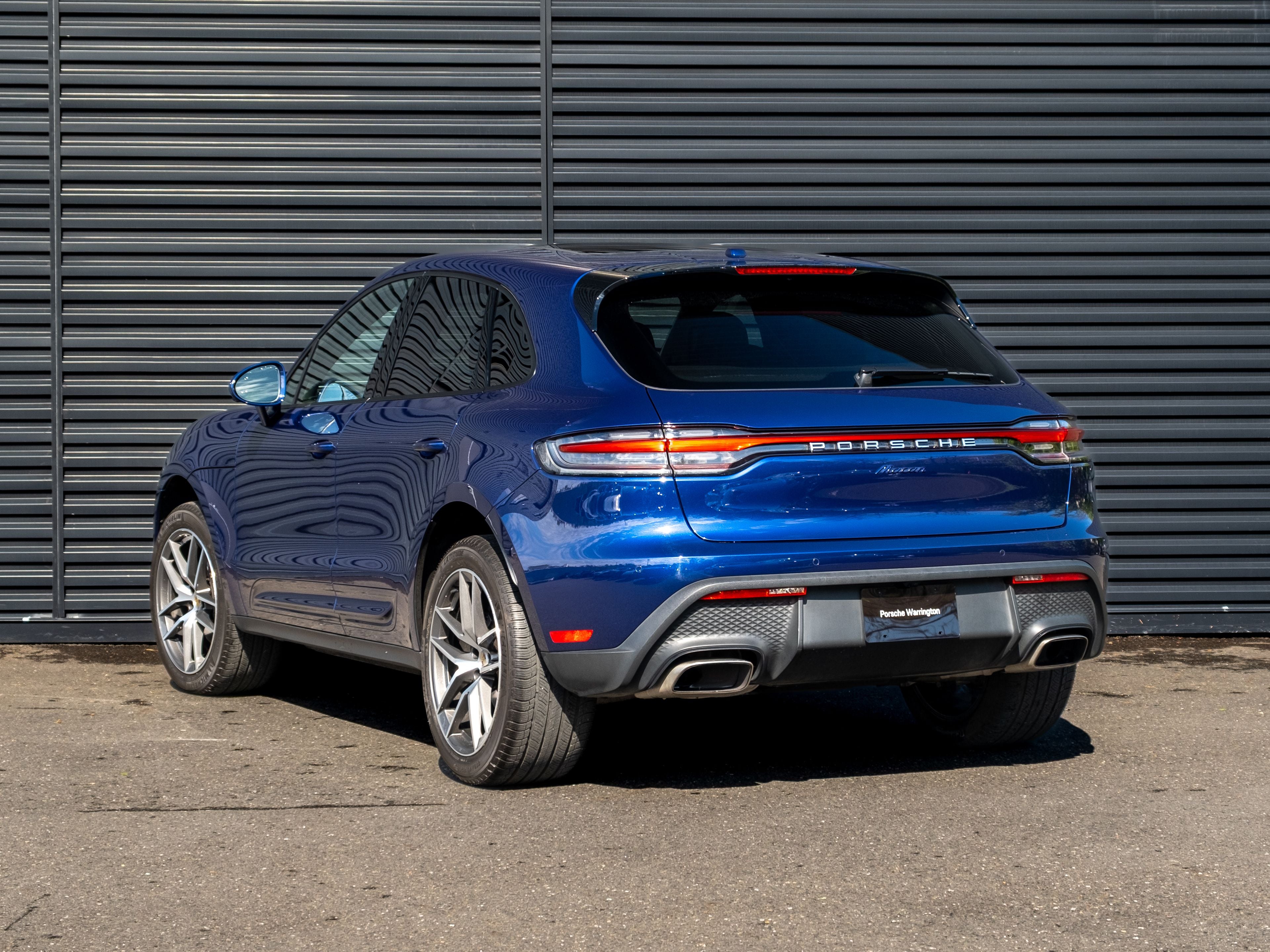2023 Porsche Macan Base
