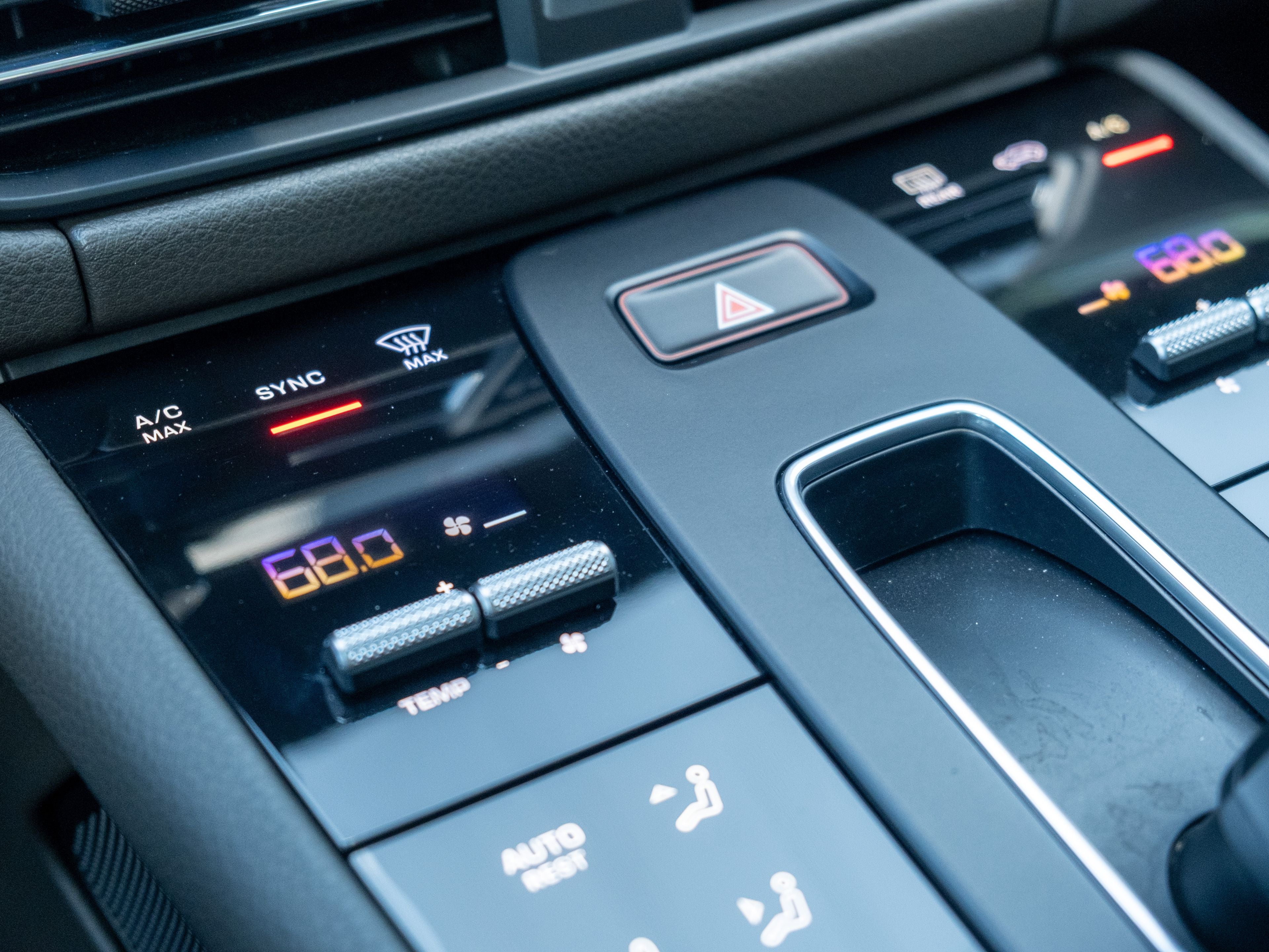 2023 Porsche Macan Base