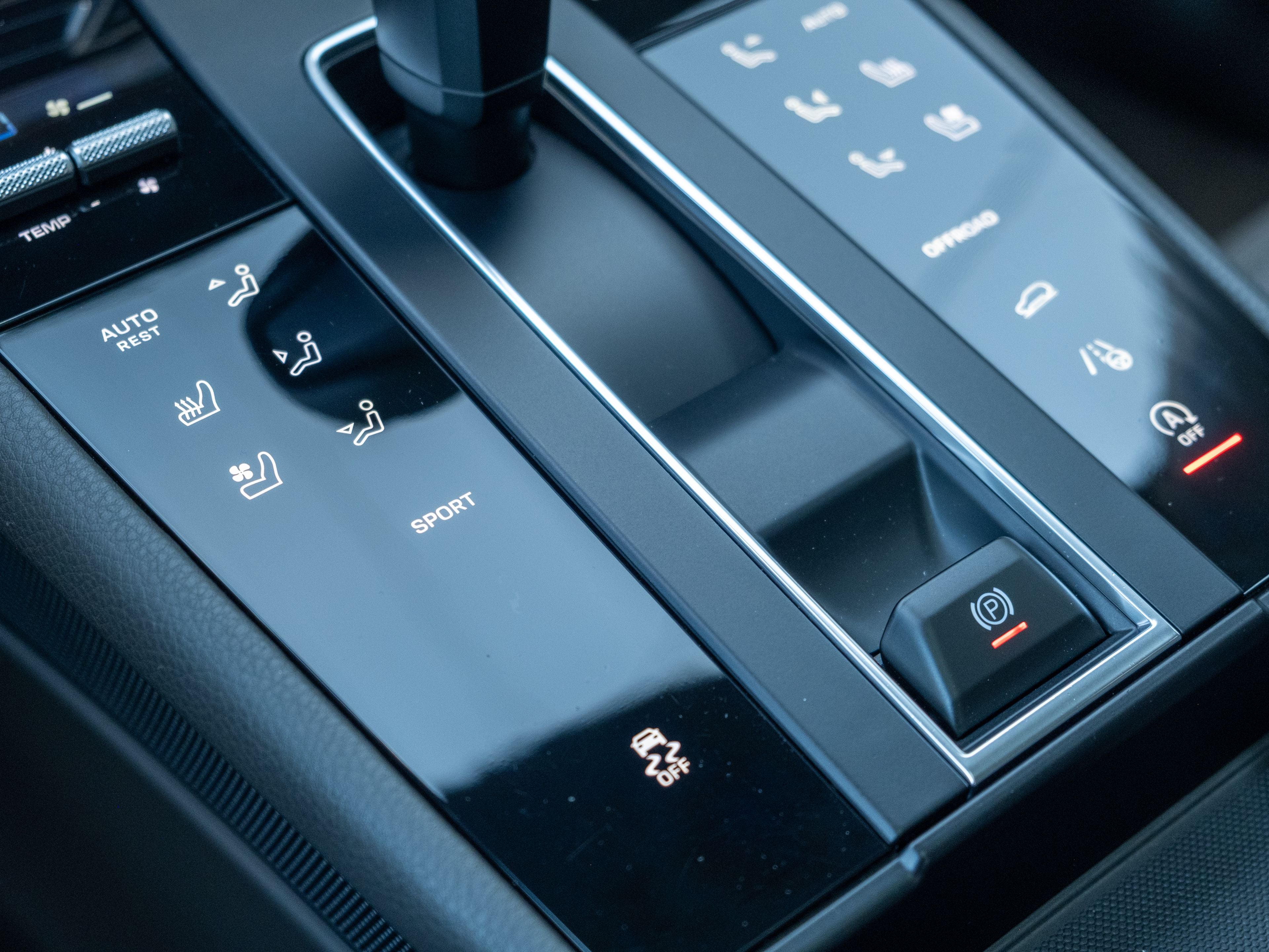 2023 Porsche Macan Base