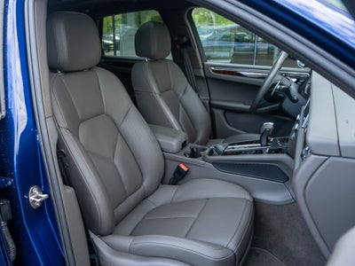 2023 Porsche Macan Base
